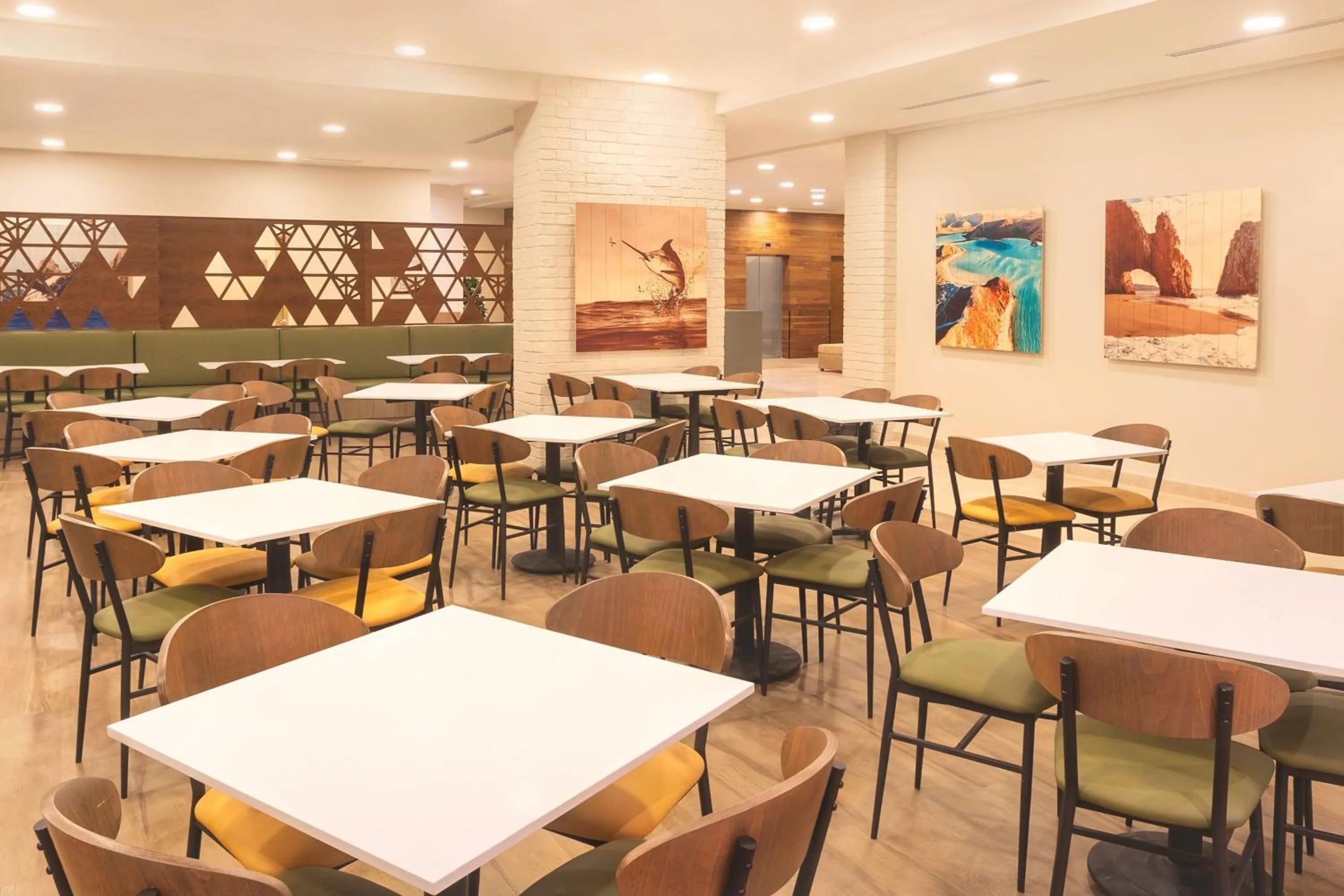 Restaurant/places to eat in Fairfield by Marriott Los Cabos