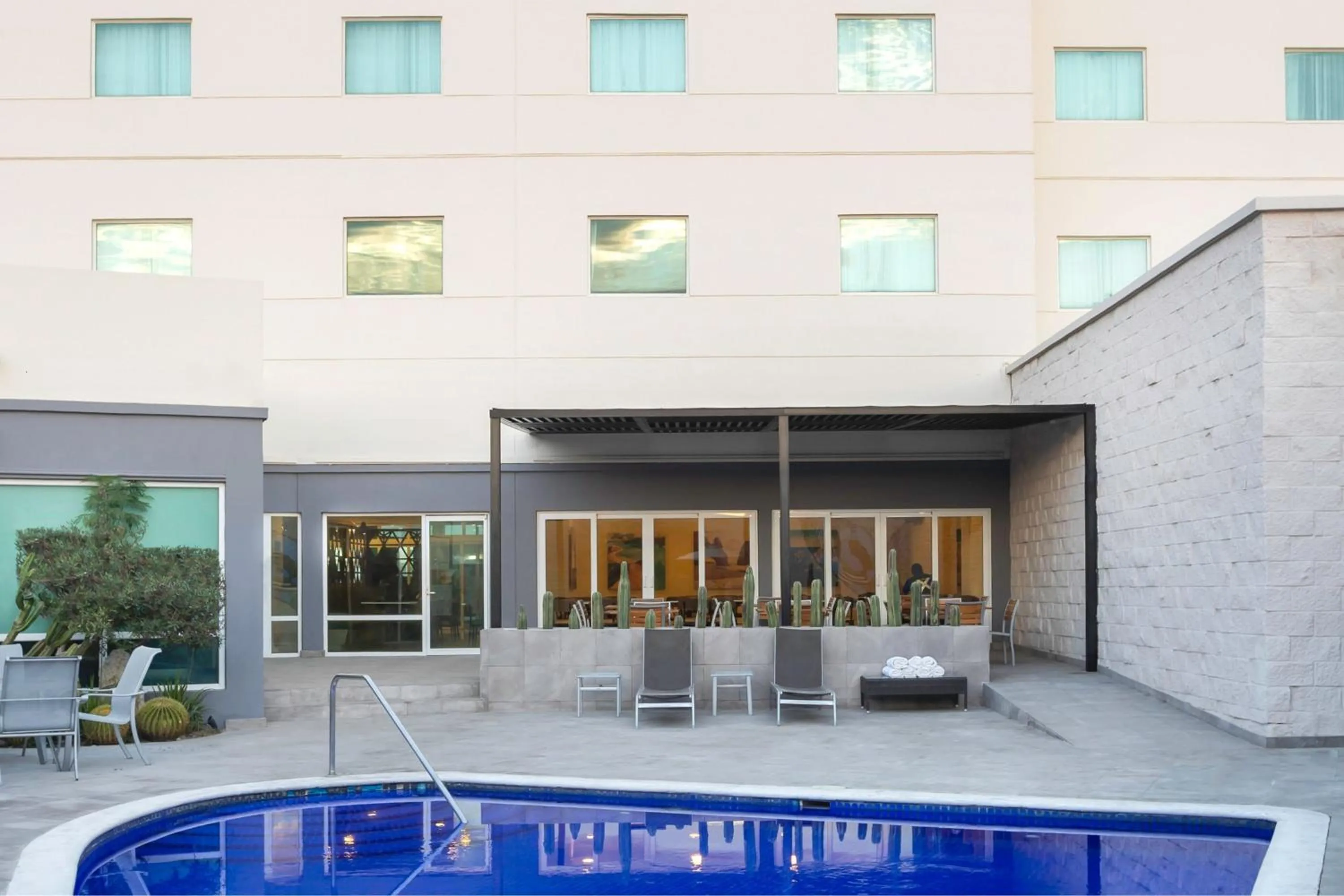 Swimming pool in Fairfield by Marriott Los Cabos