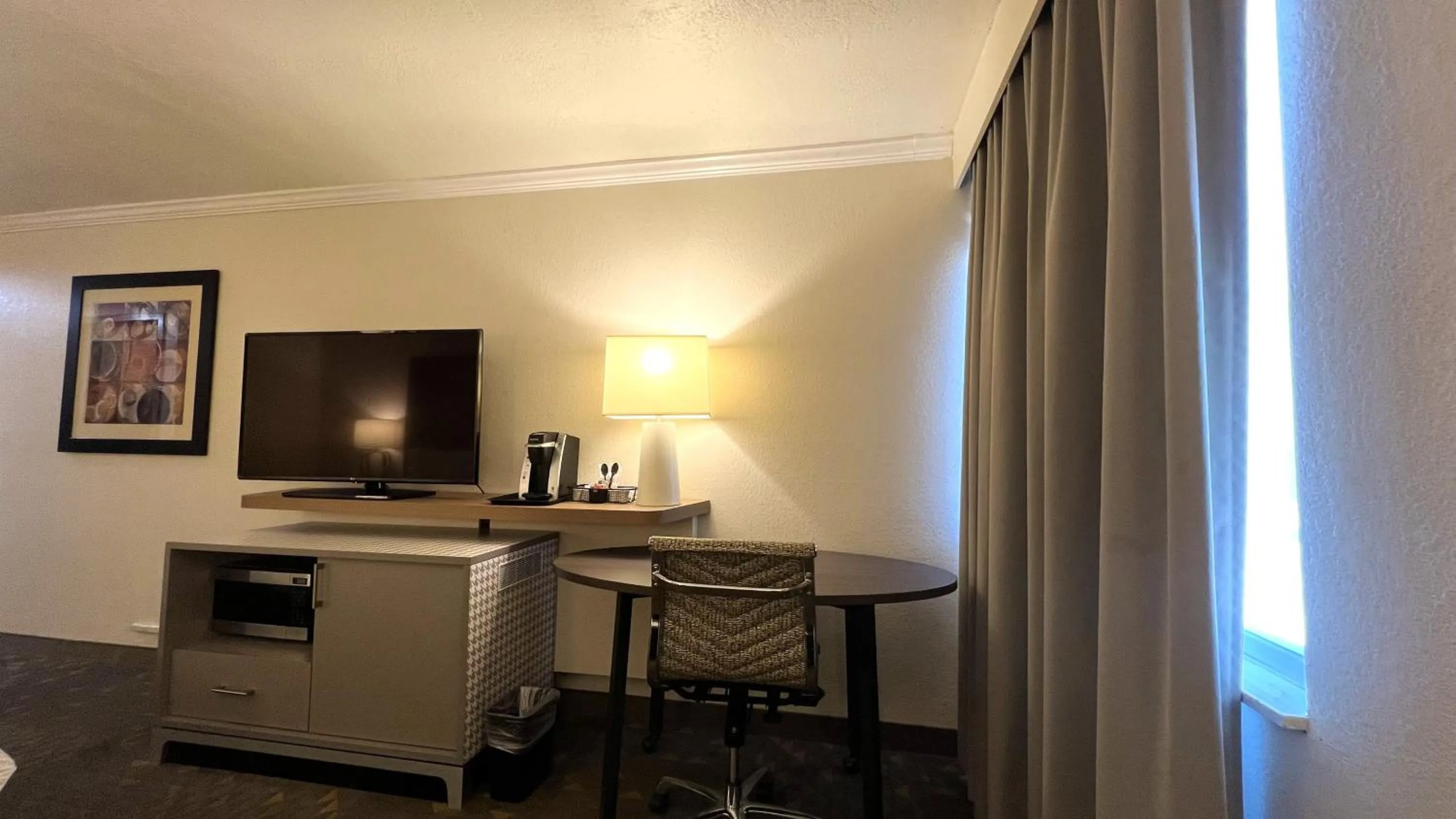 TV and multimedia in Holiday Inn Rock Springs by IHG
