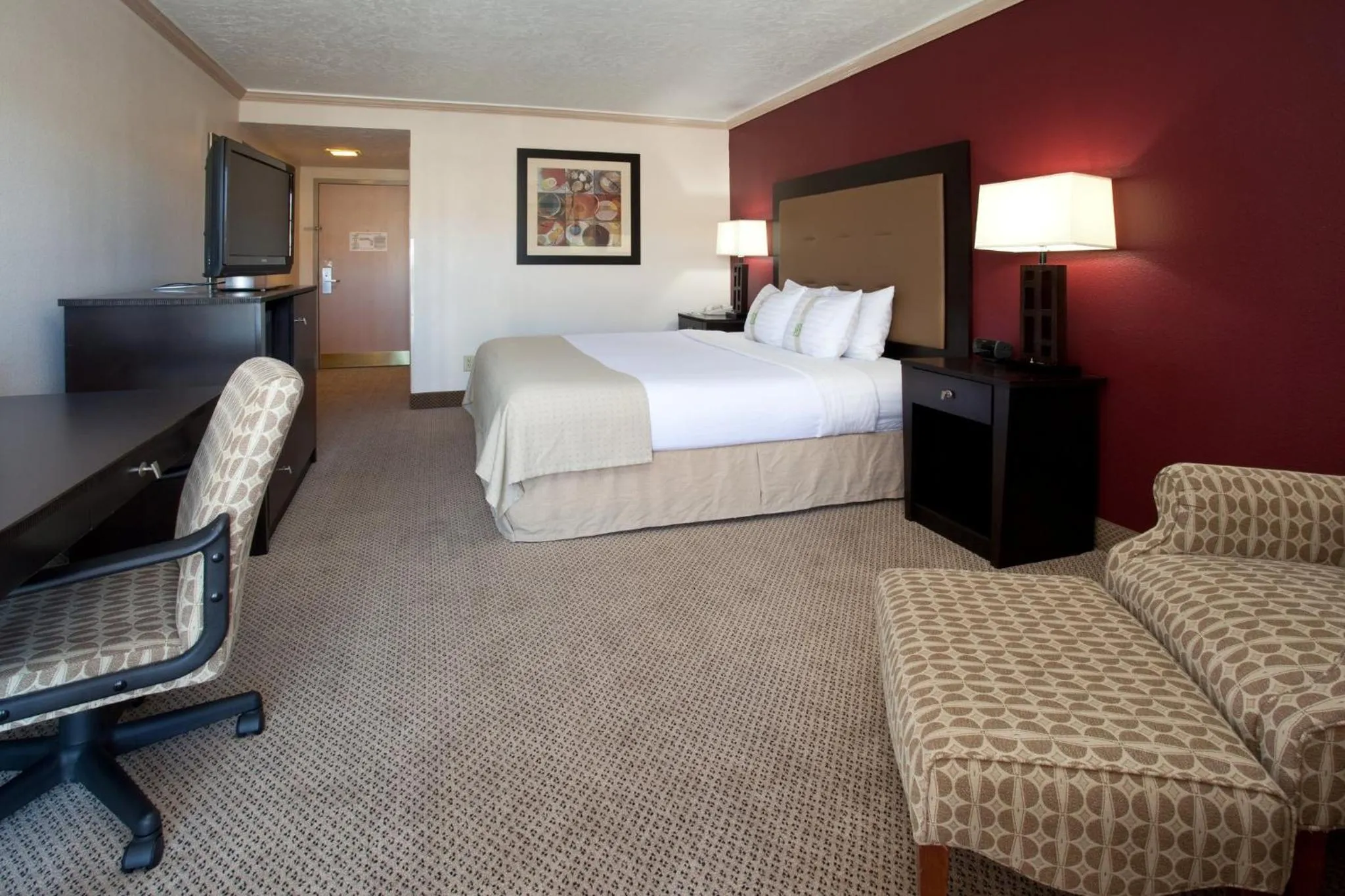Photo of the whole room, Bed in Holiday Inn Rock Springs by IHG