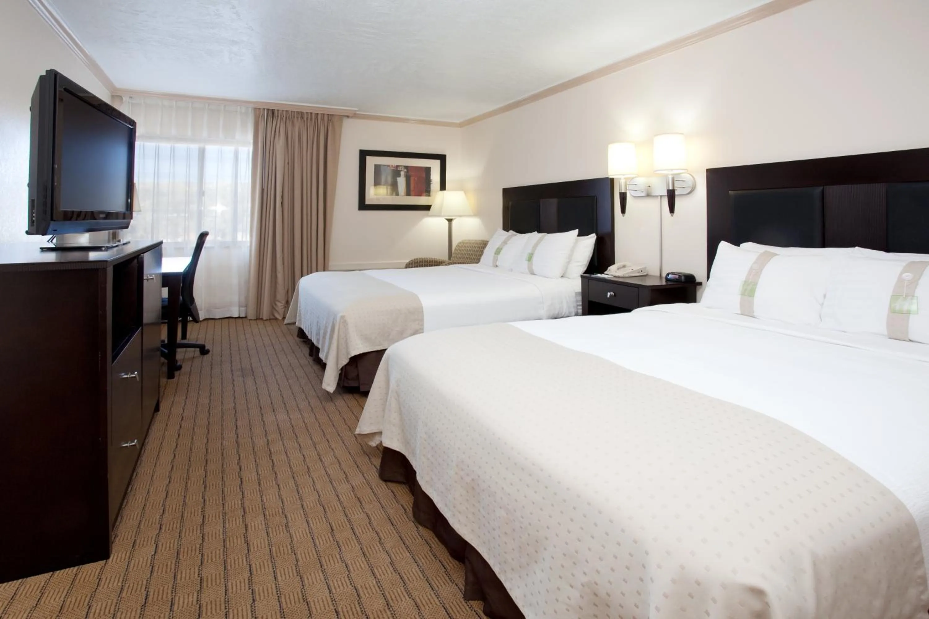 Photo of the whole room, Bed in Holiday Inn Rock Springs by IHG