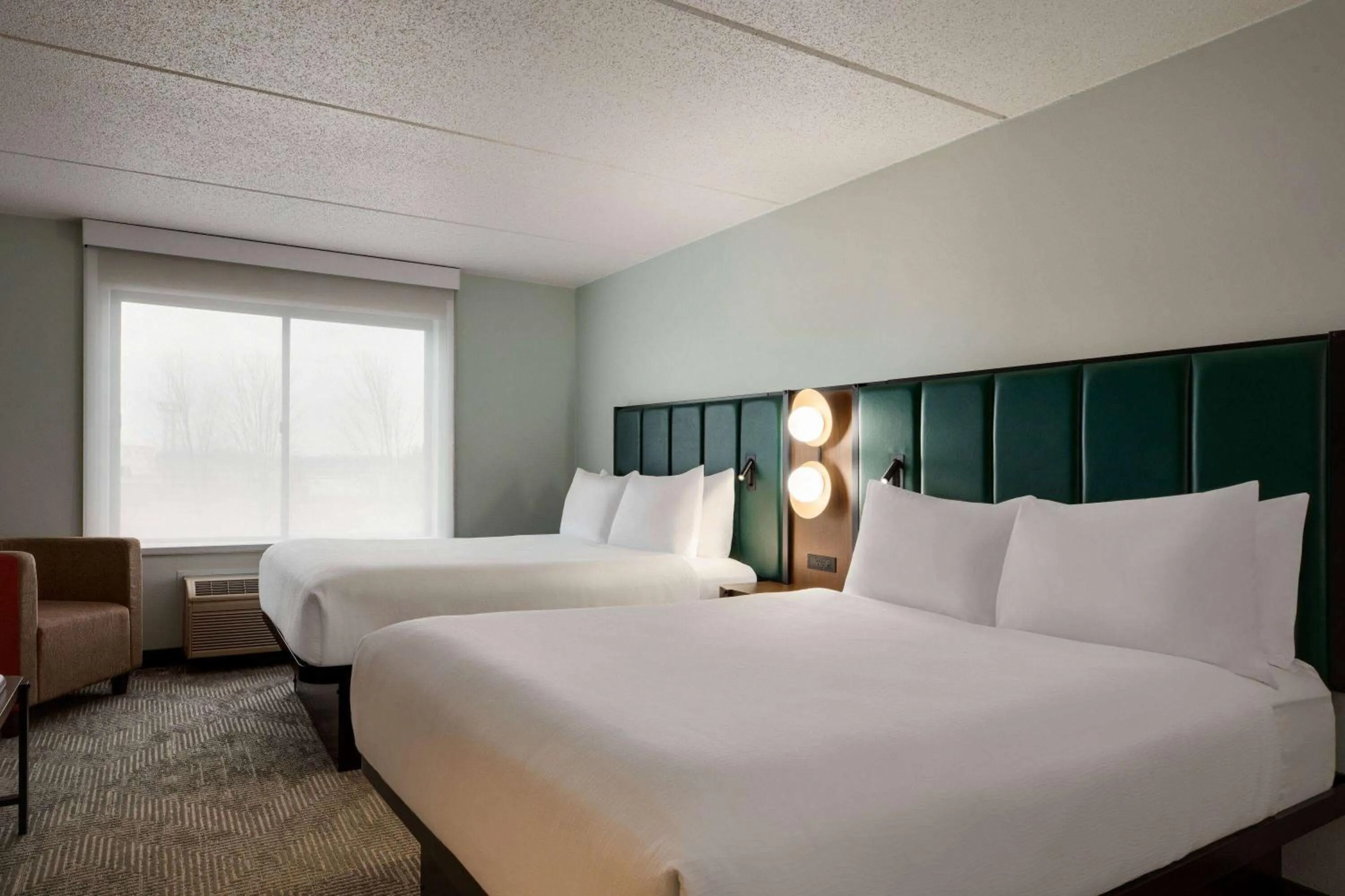 Photo of the whole room, Bed in Wingate by Wyndham Green Bay