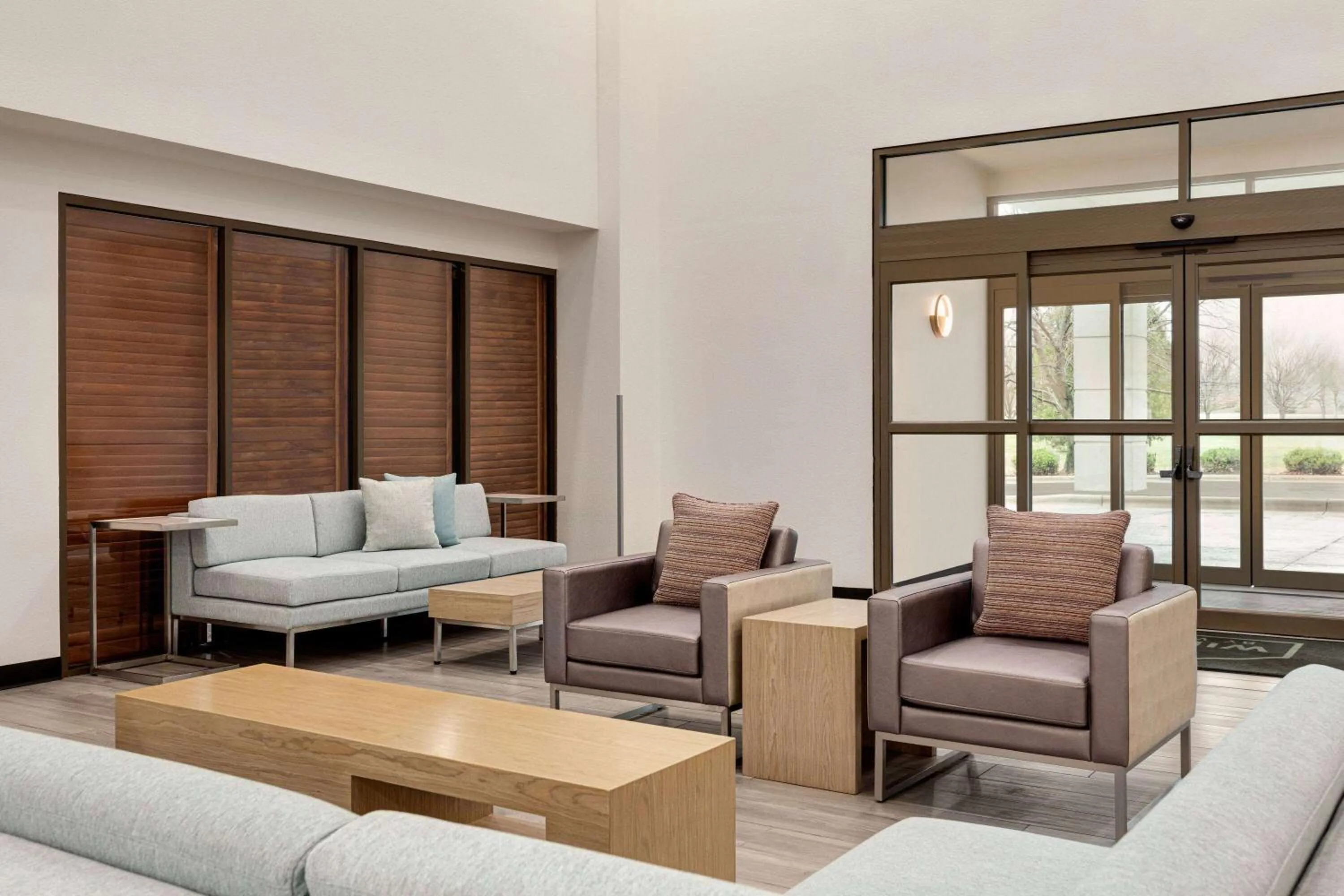 Lobby or reception in Wingate by Wyndham Green Bay