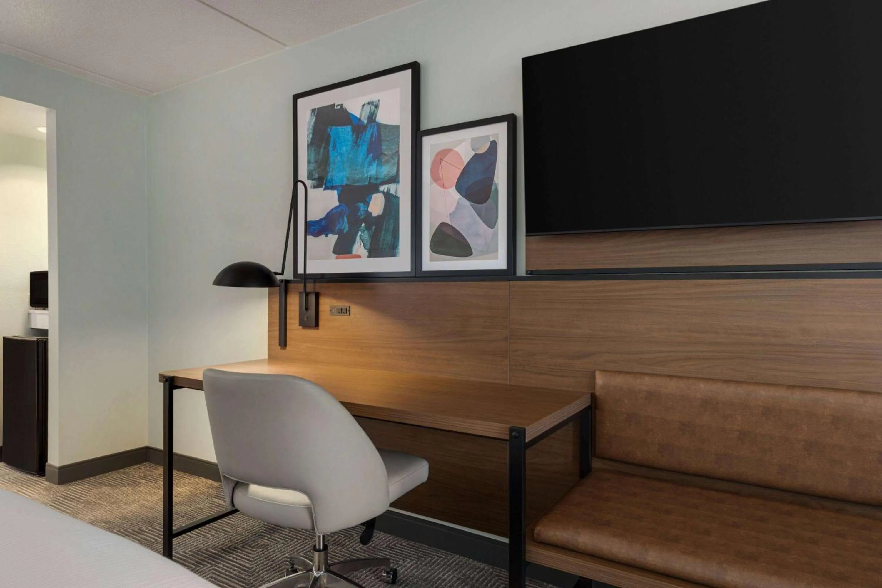 Photo of the whole room in Wingate by Wyndham Green Bay