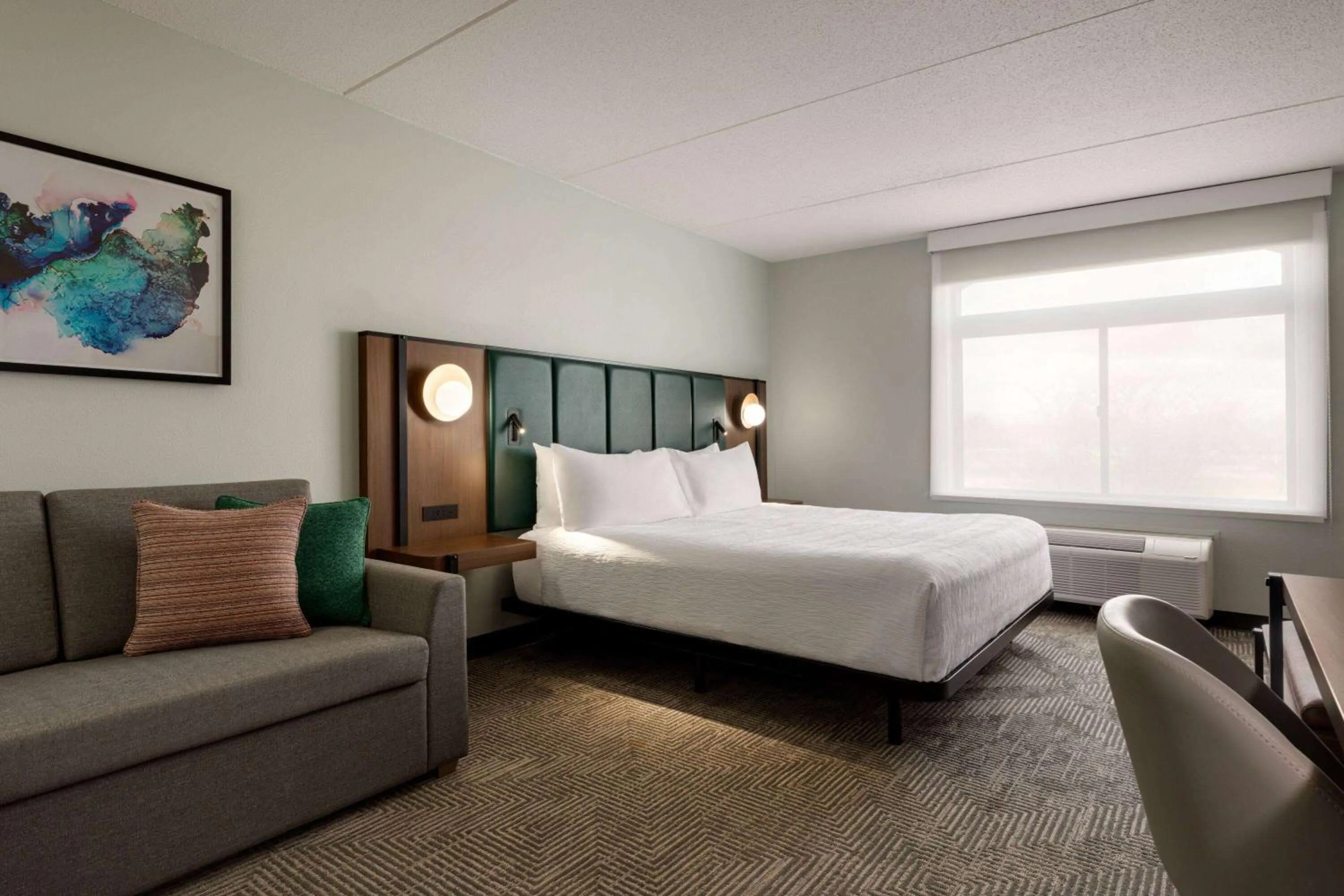 Photo of the whole room, Bed in Wingate by Wyndham Green Bay