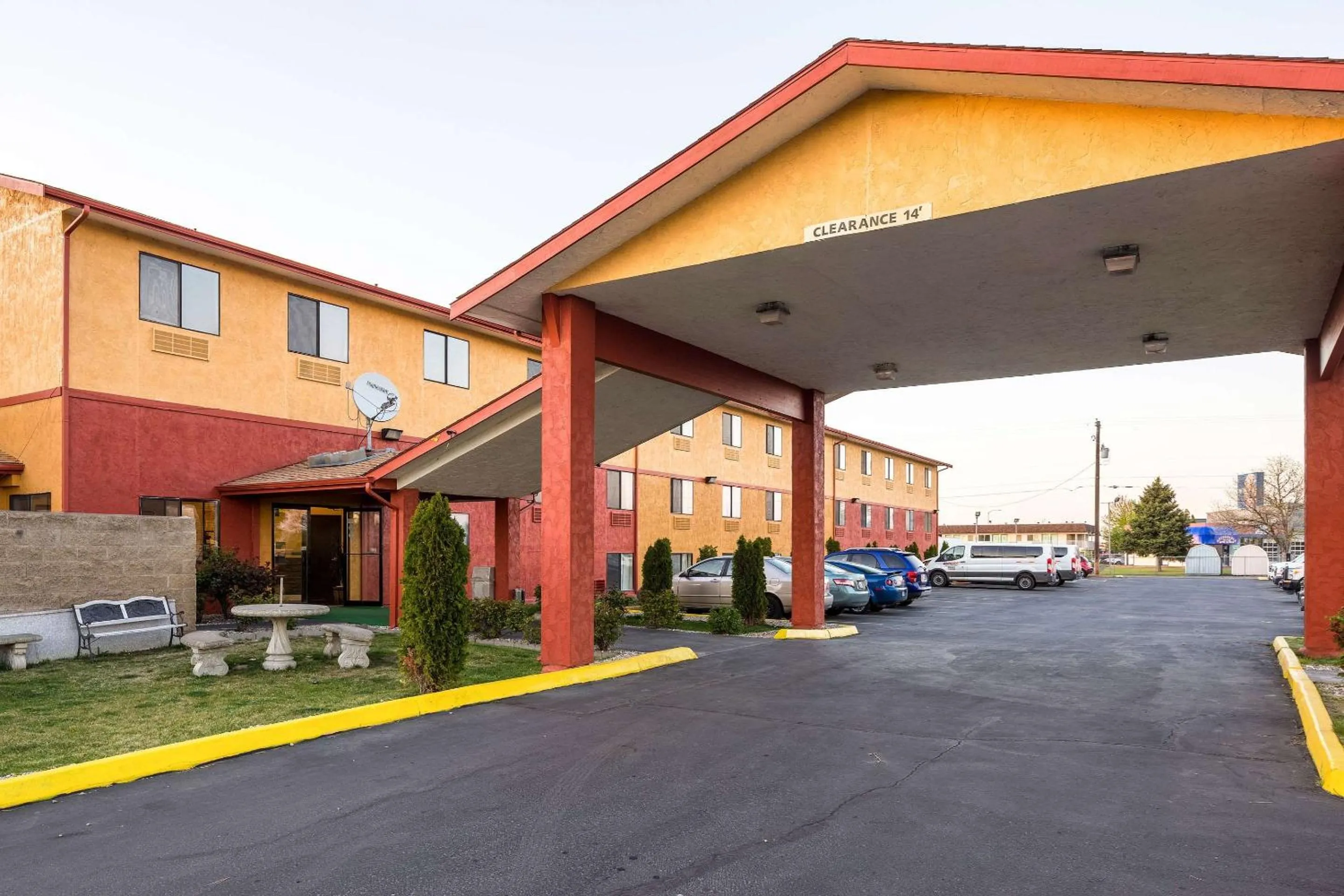Property building in Quality Inn
