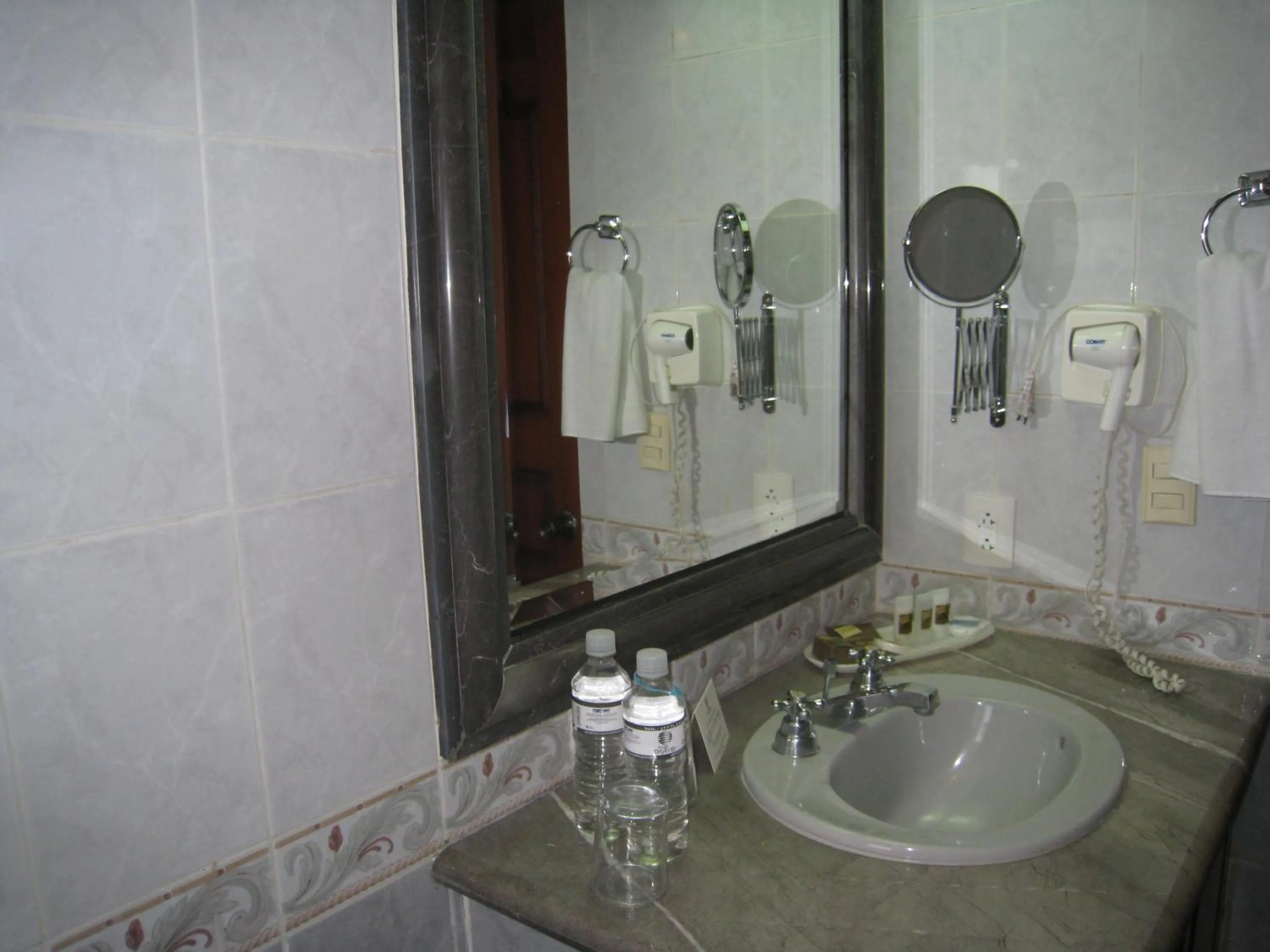 Bathroom in Hotel Argento