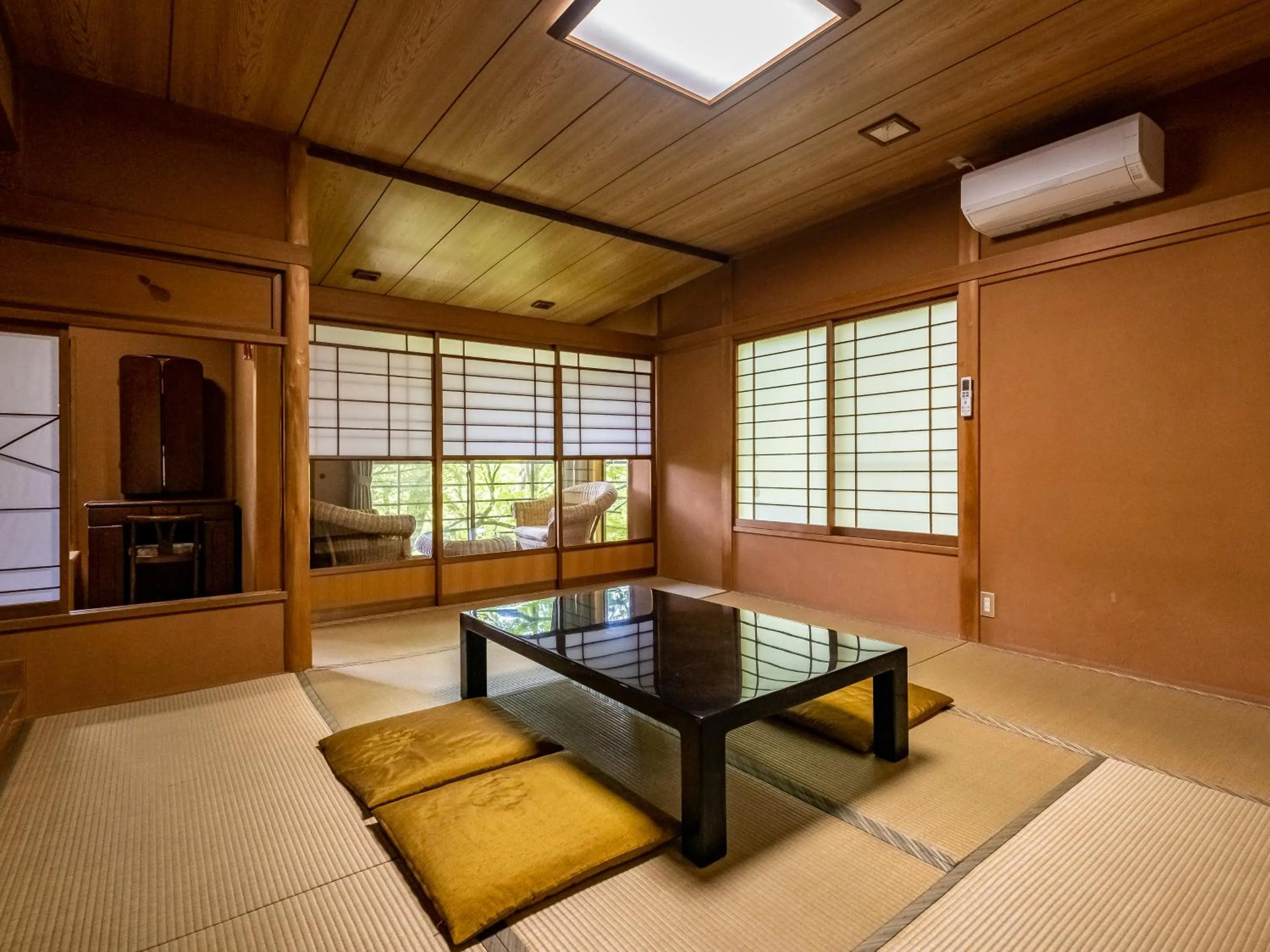 Photo of the whole room in Hakone Onsen Sanso Nakamura