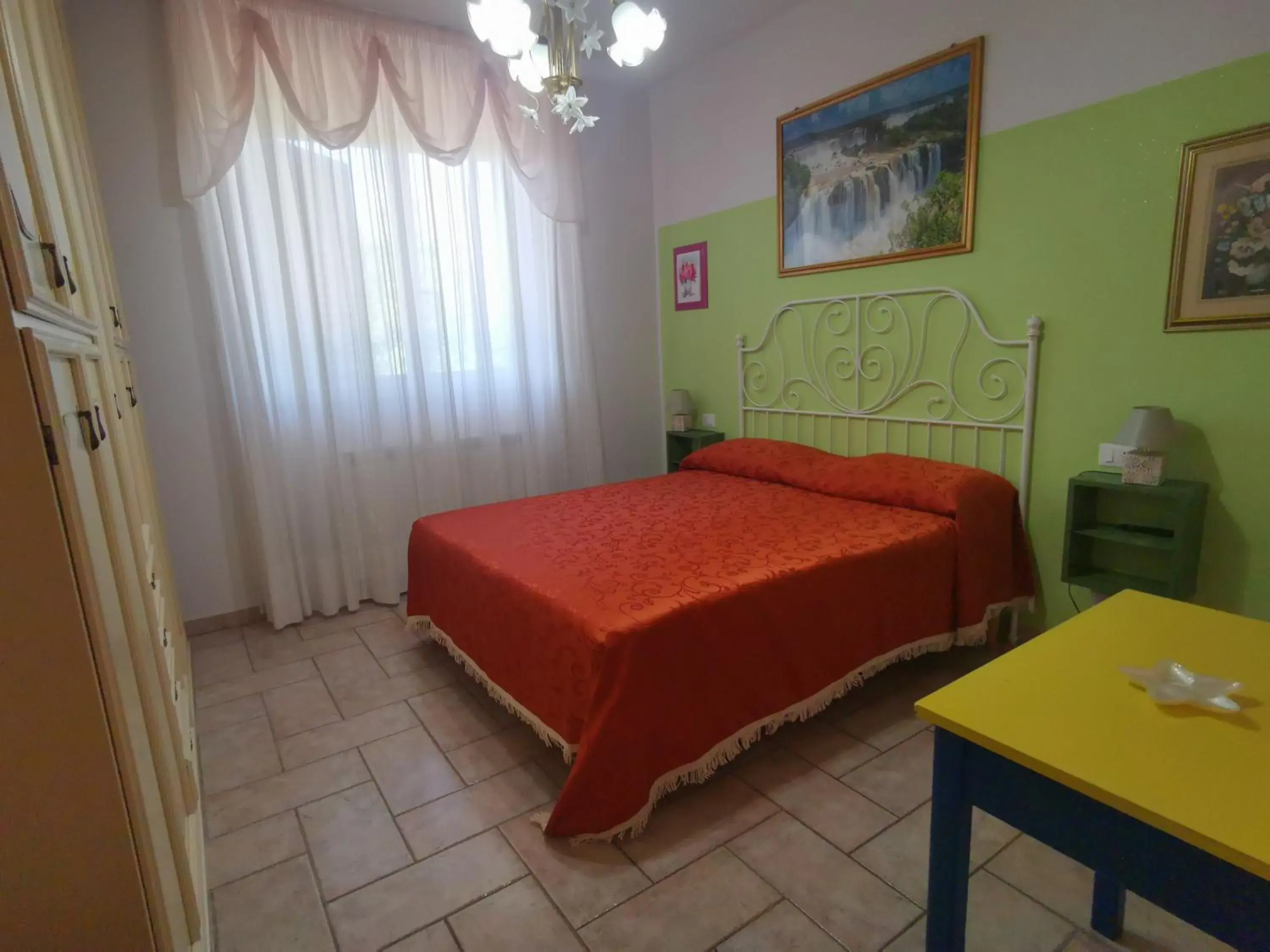 Double Room with Mountain View - single occupancy in Villa Lucia B&B Double Room with Mountain View - single occupancy in Villa Lucia B&B