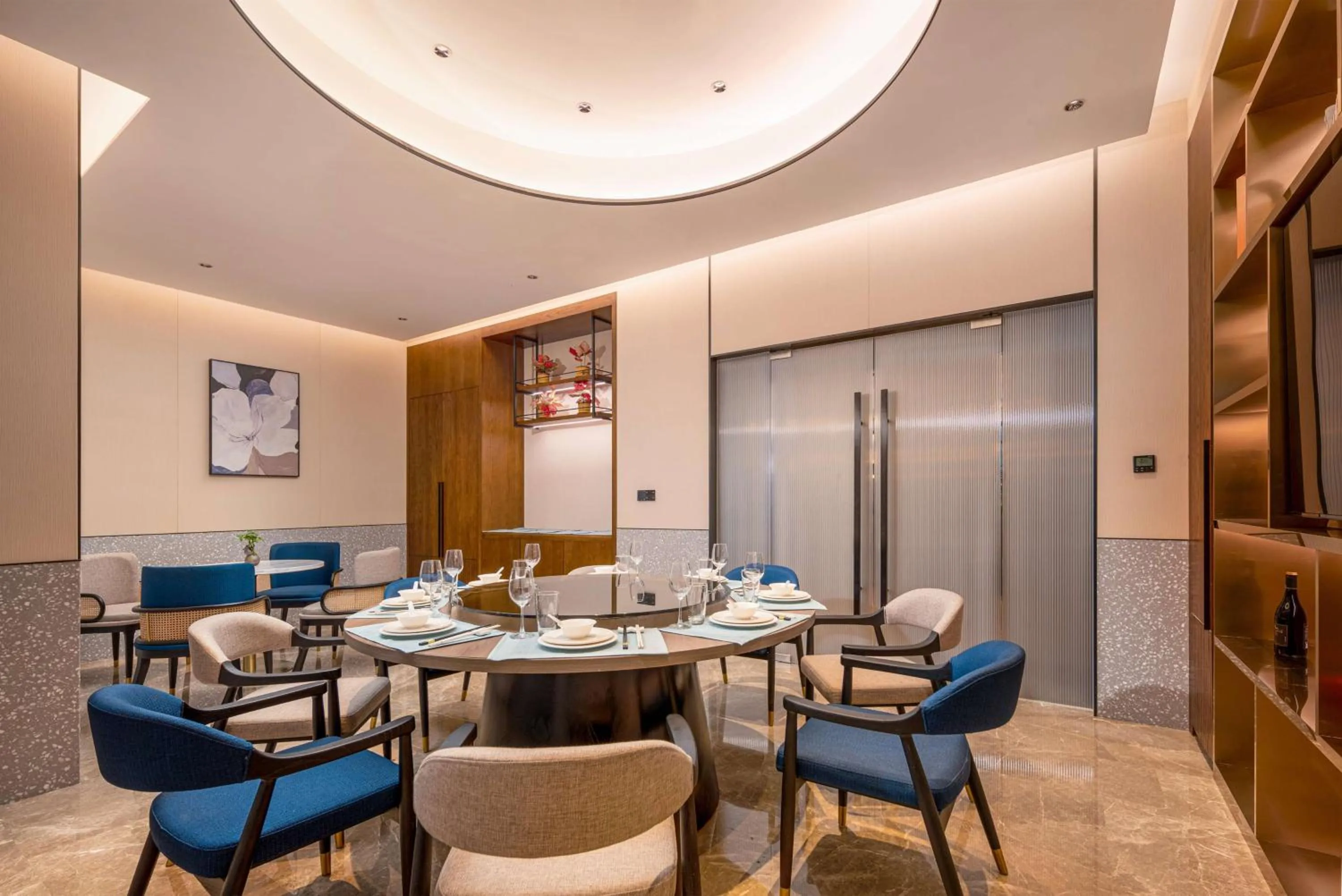 Restaurant/places to eat in Hilton Garden Inn Shanghai Caoyang