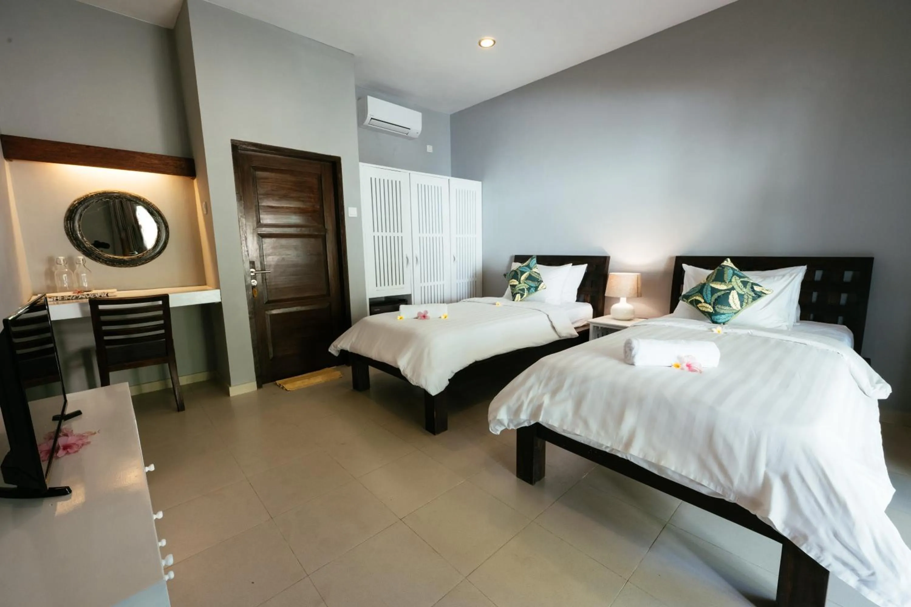 Photo of the whole room, Bed in Manta Dive Gili Trawangan Resort