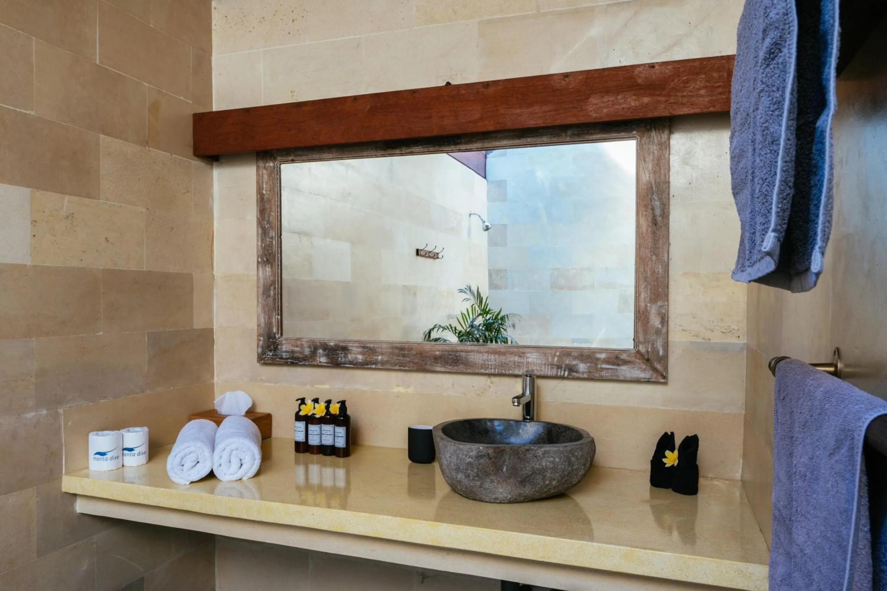 Bathroom in Manta Dive Gili Trawangan Resort