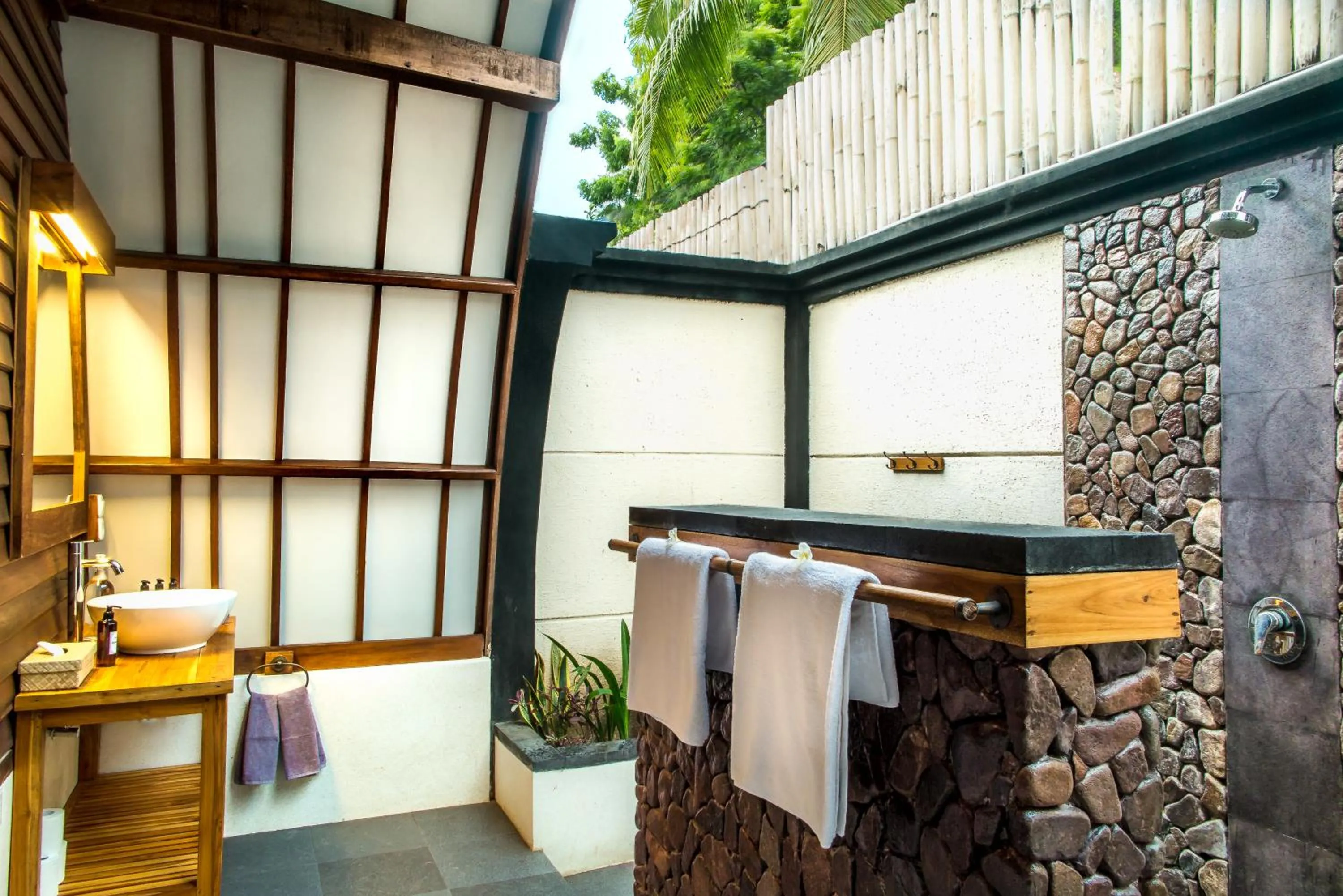 Bathroom in Manta Dive Gili Trawangan Resort