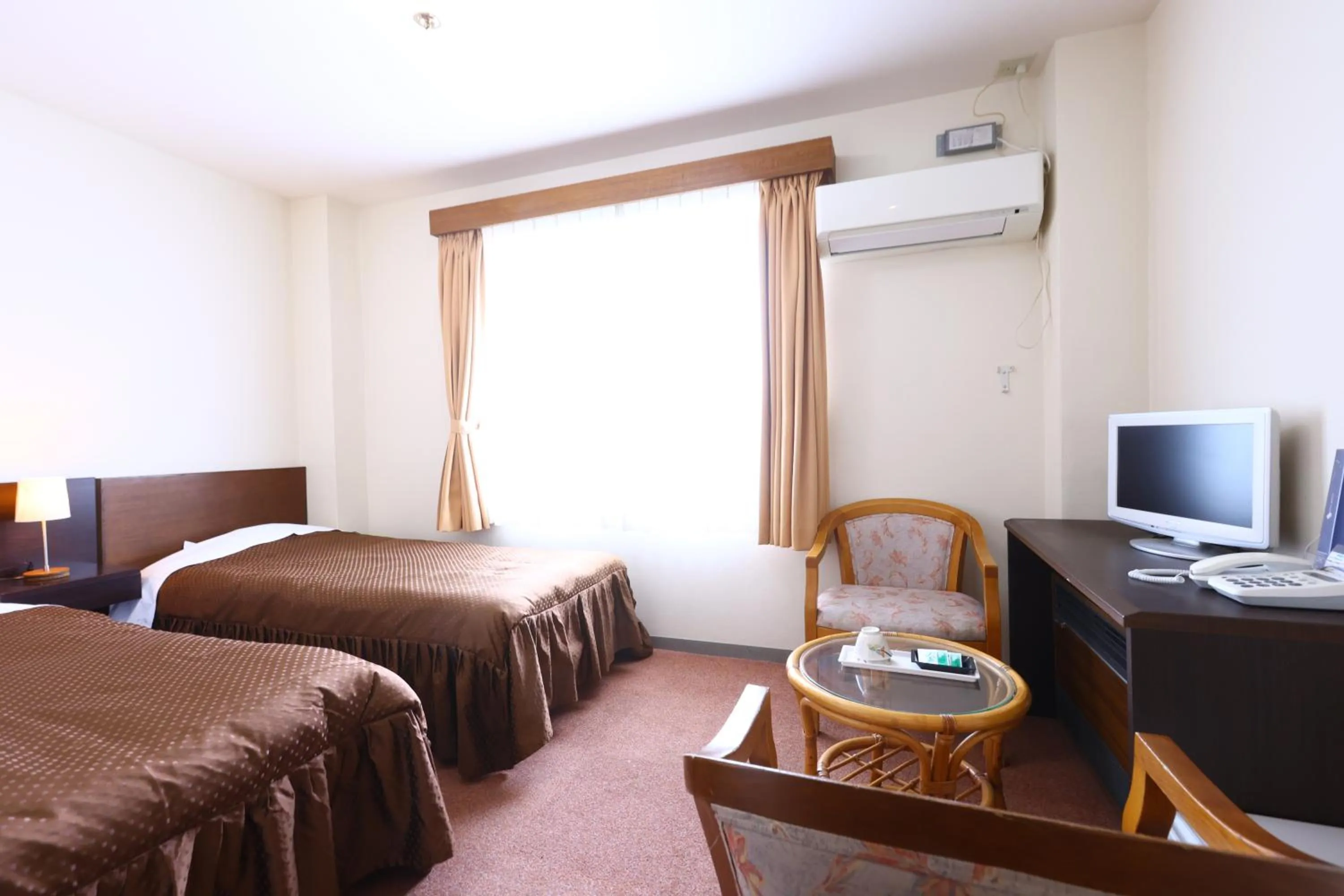 Photo of the whole room in Hotel Sunplaza Tsugaike
