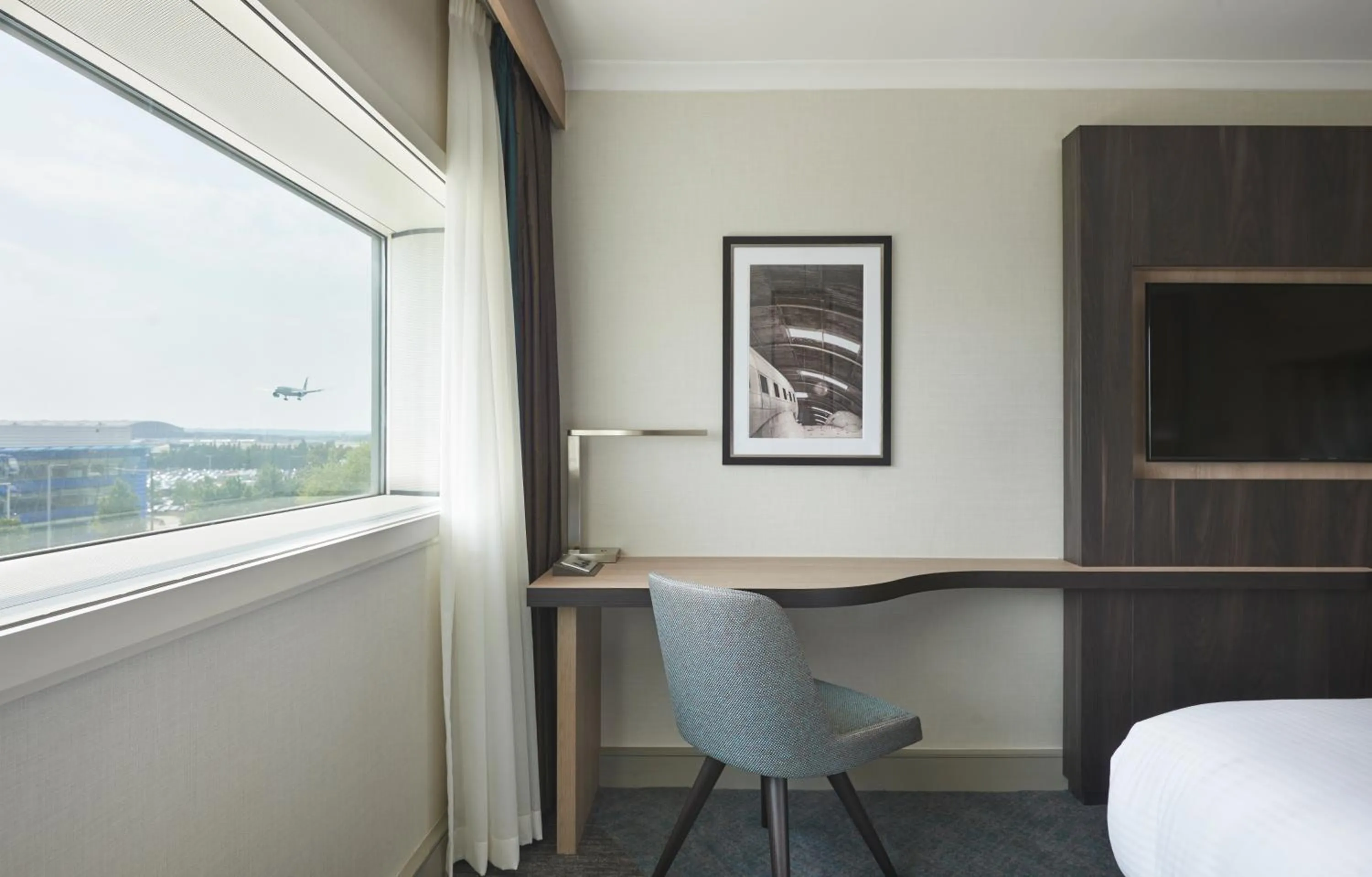 Bedroom, Bed in Hyatt Place London Heathrow Airport