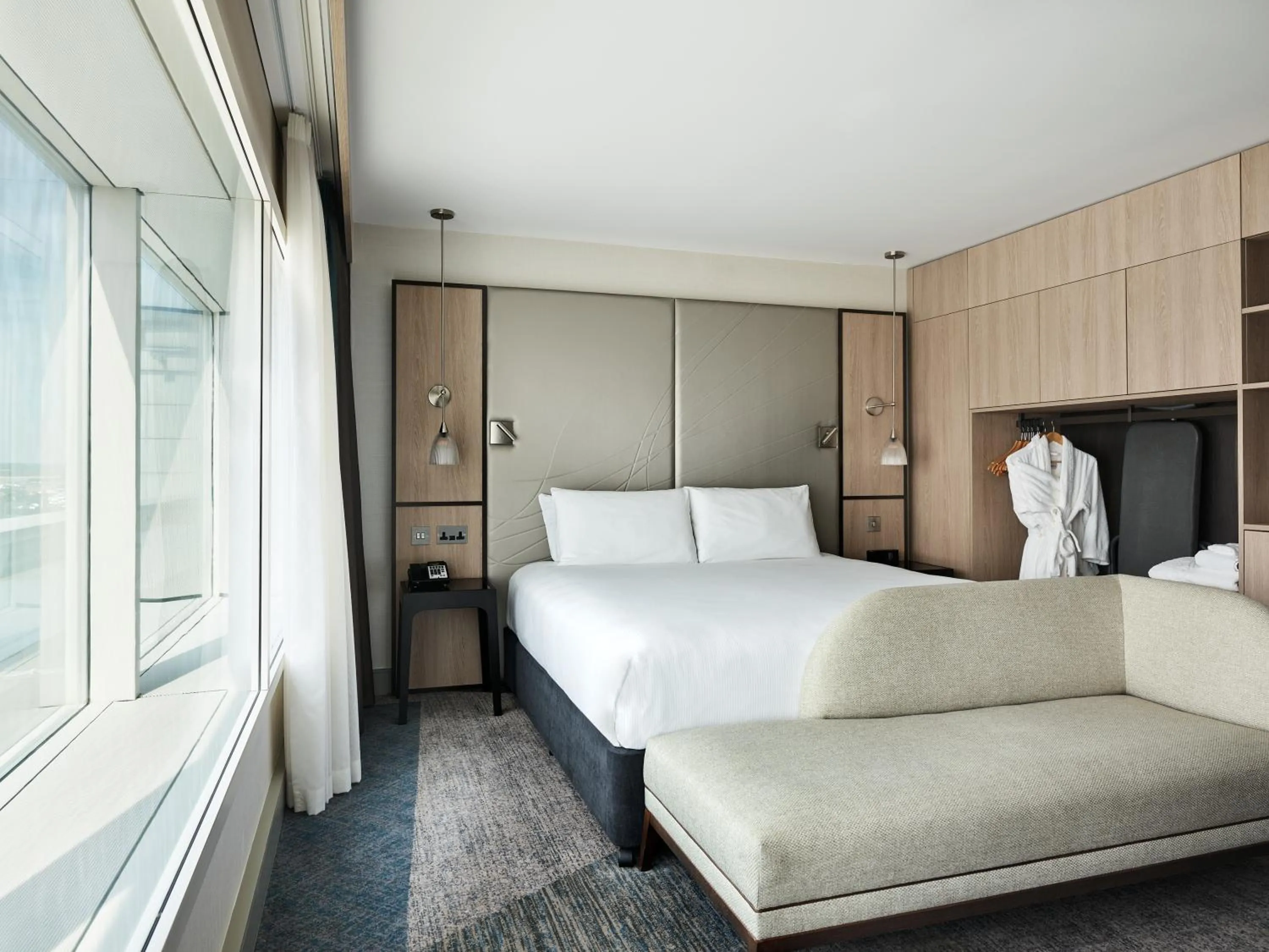 Bedroom, Bed in Hyatt Place London Heathrow Airport