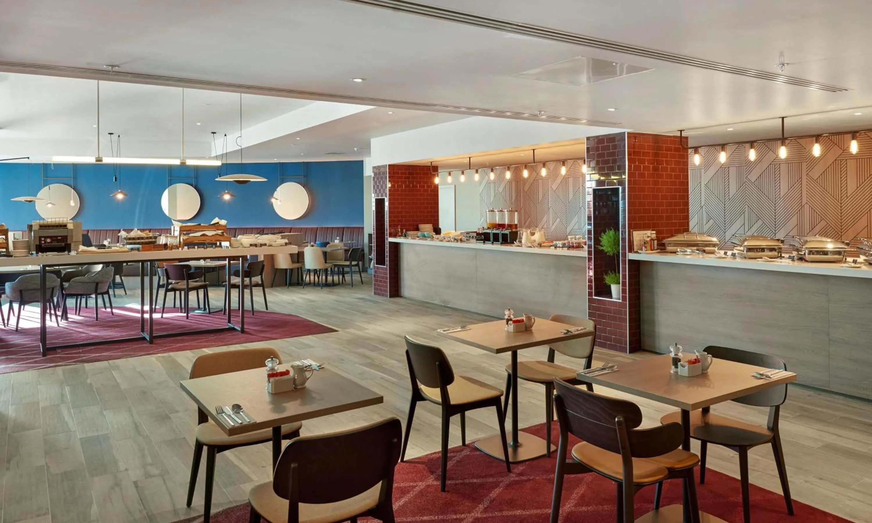 Lobby or reception in Hyatt Place London Heathrow Airport