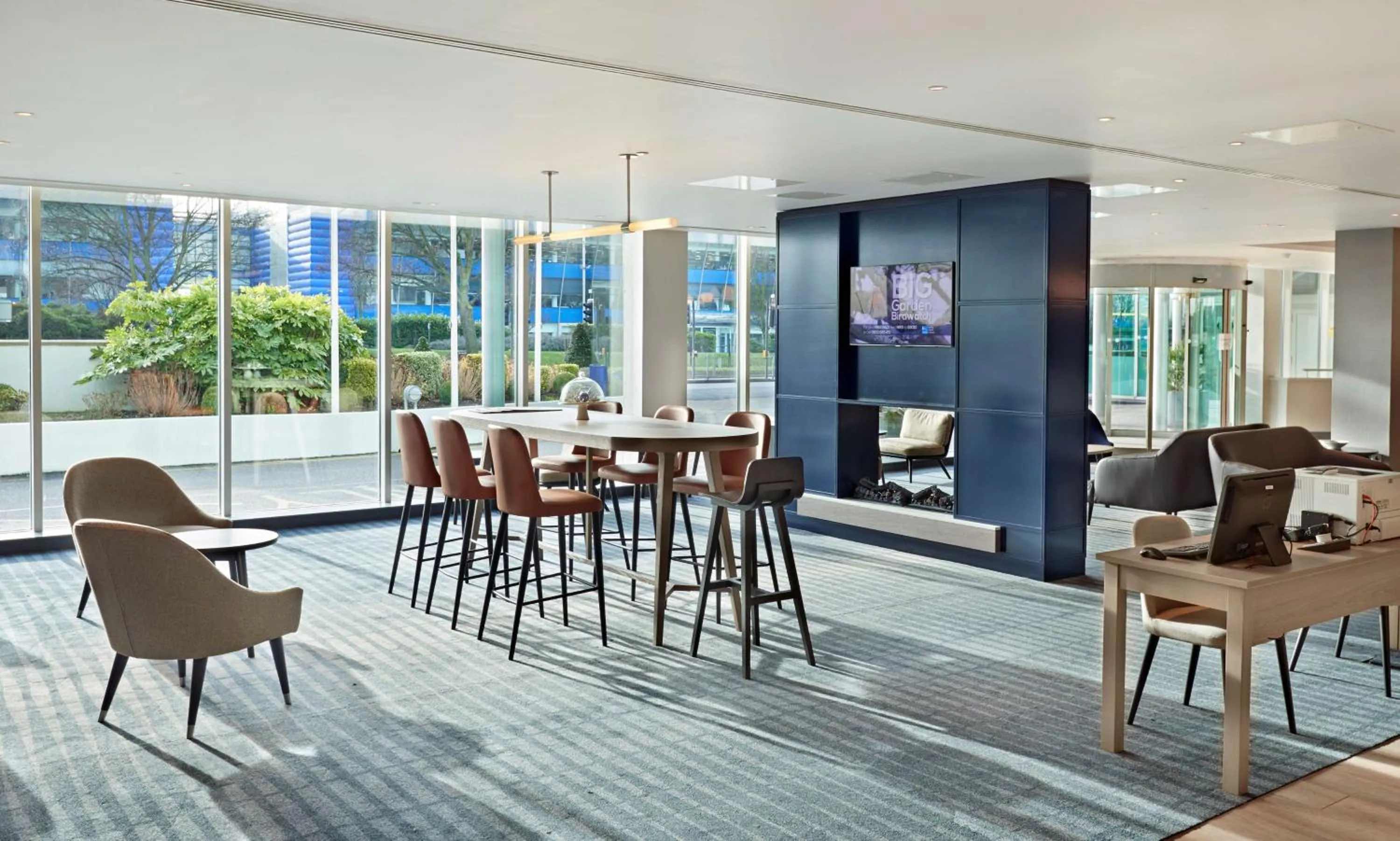 Lobby or reception in Hyatt Place London Heathrow Airport