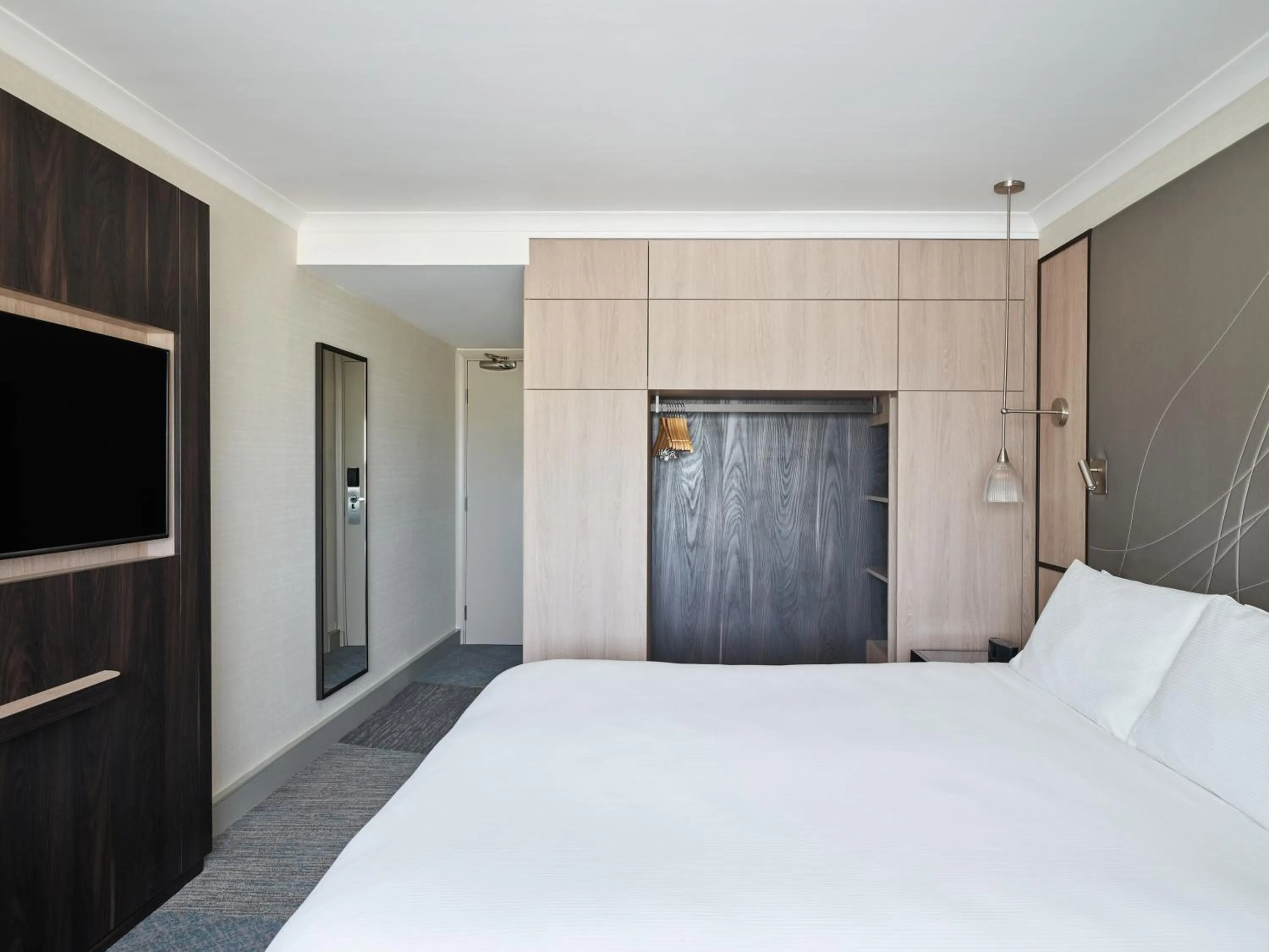 Bedroom, Bed in Hyatt Place London Heathrow Airport