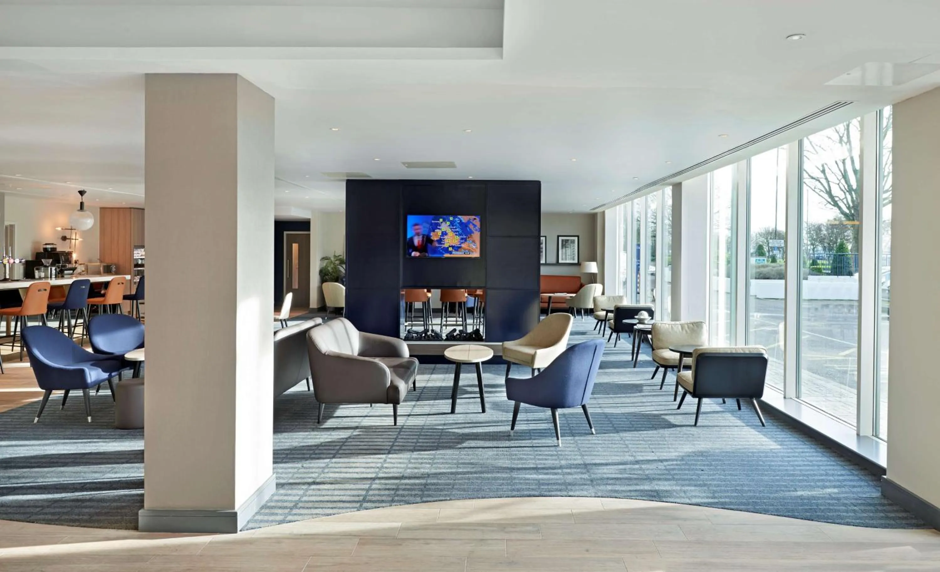 Lobby or reception in Hyatt Place London Heathrow Airport