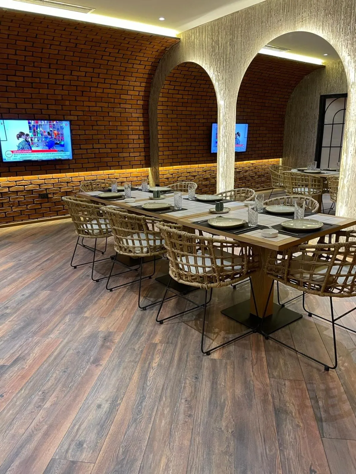 Restaurant/Places to Eat in Teatro Rooms Hotel