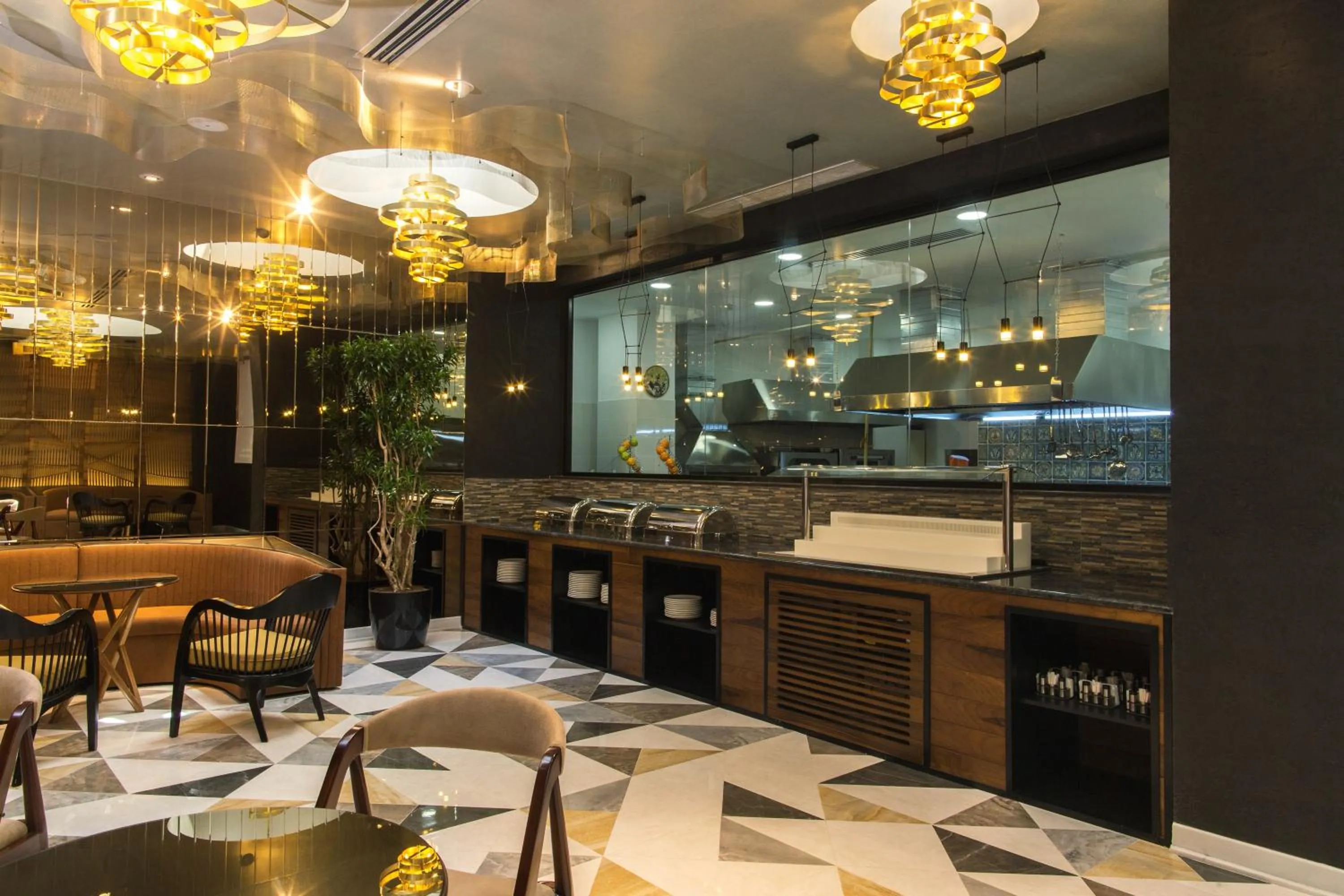 Restaurant/Places to Eat in Teatro Rooms Hotel