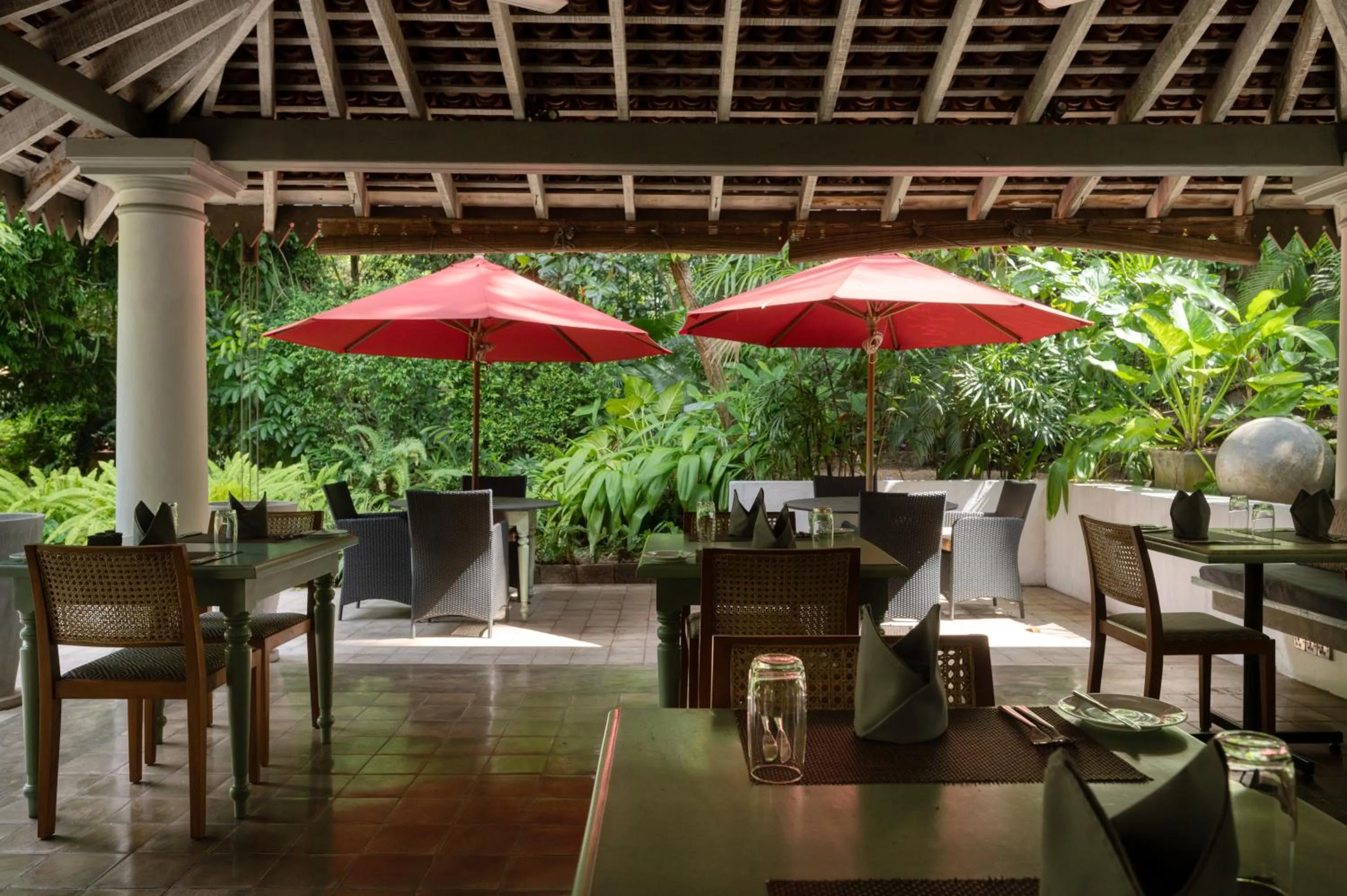 Restaurant/places to eat in Wallawwa