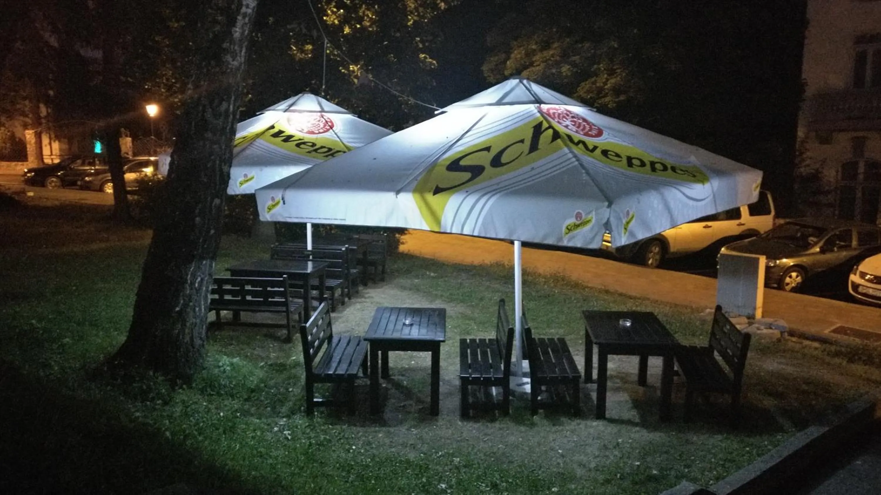 Restaurant/places to eat in Hotel Tantzi