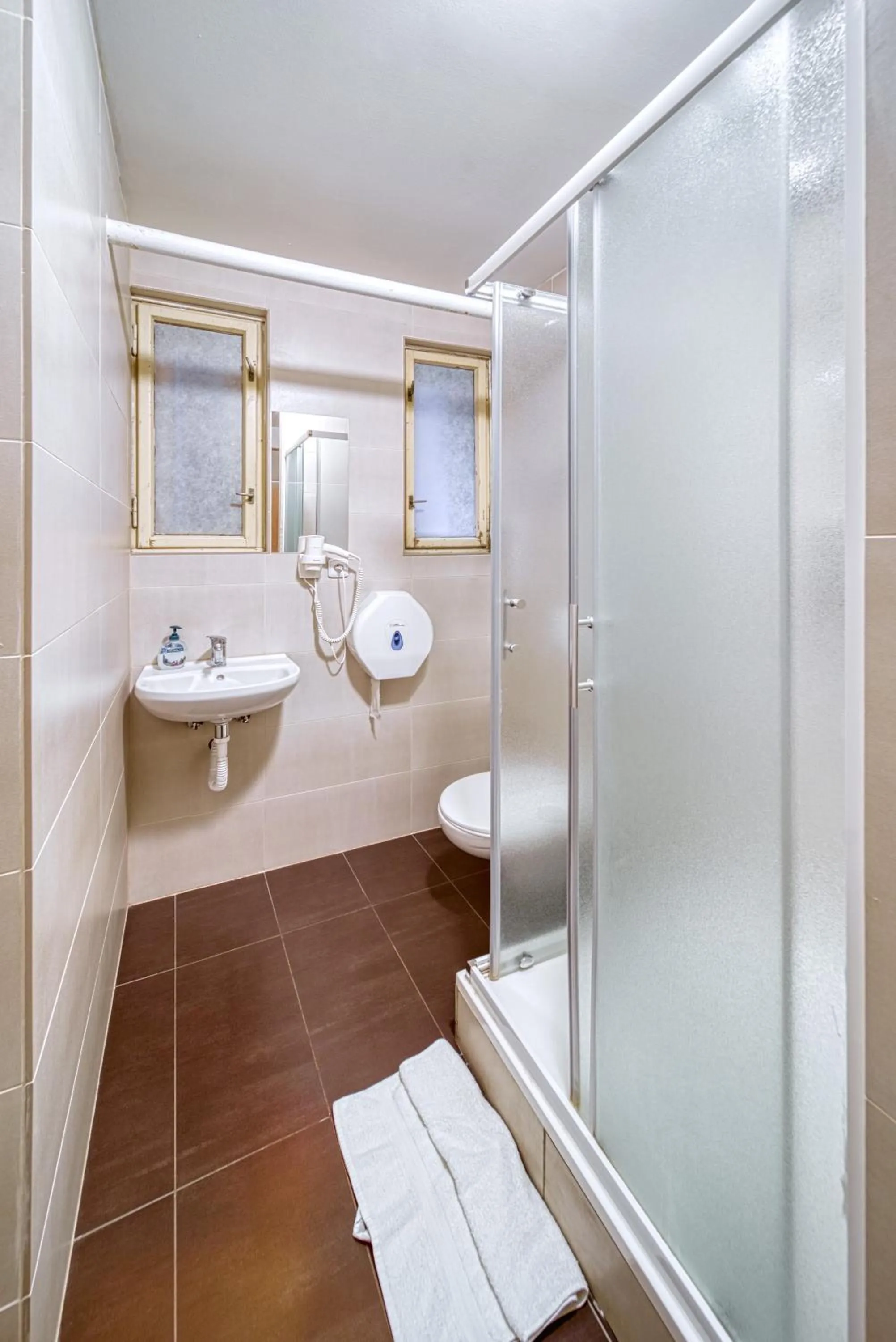 Bathroom in Hostel Orange