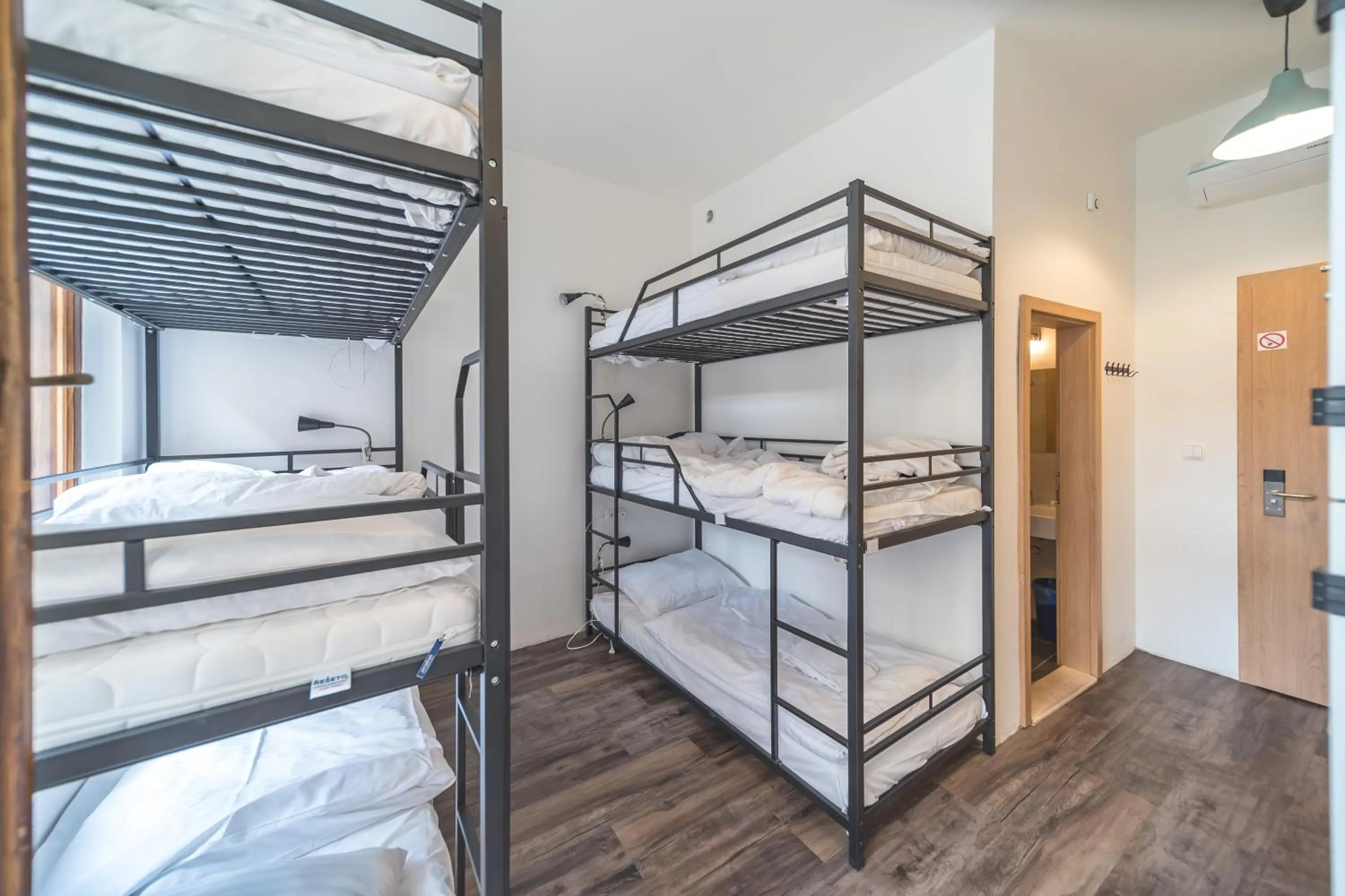 Bedroom, Bed in Hostel Orange