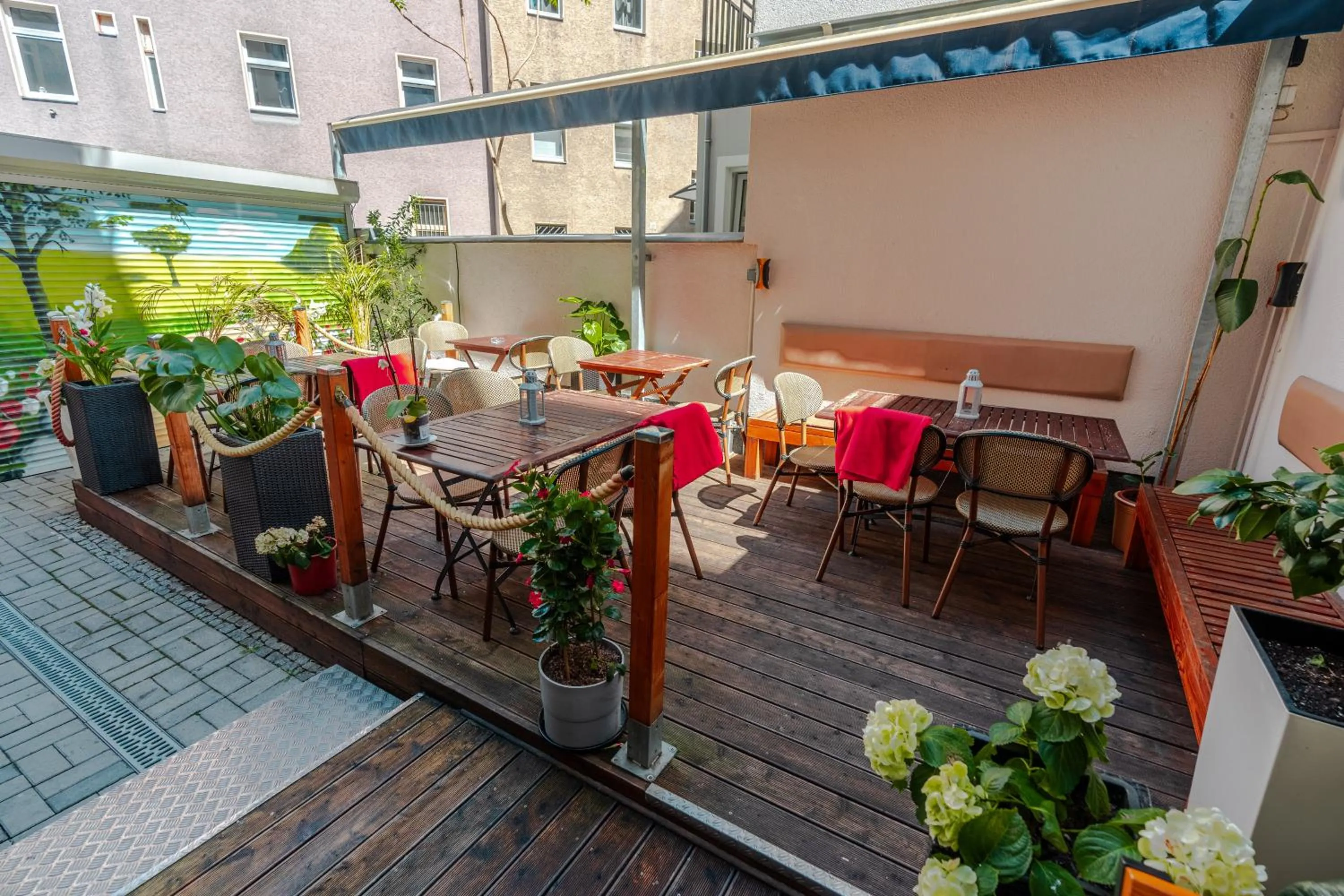 Patio in Hotel Prens Berlin