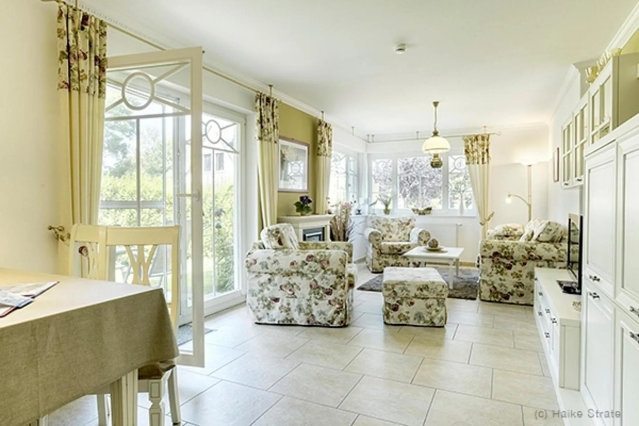 Villa Arielle, FW 4