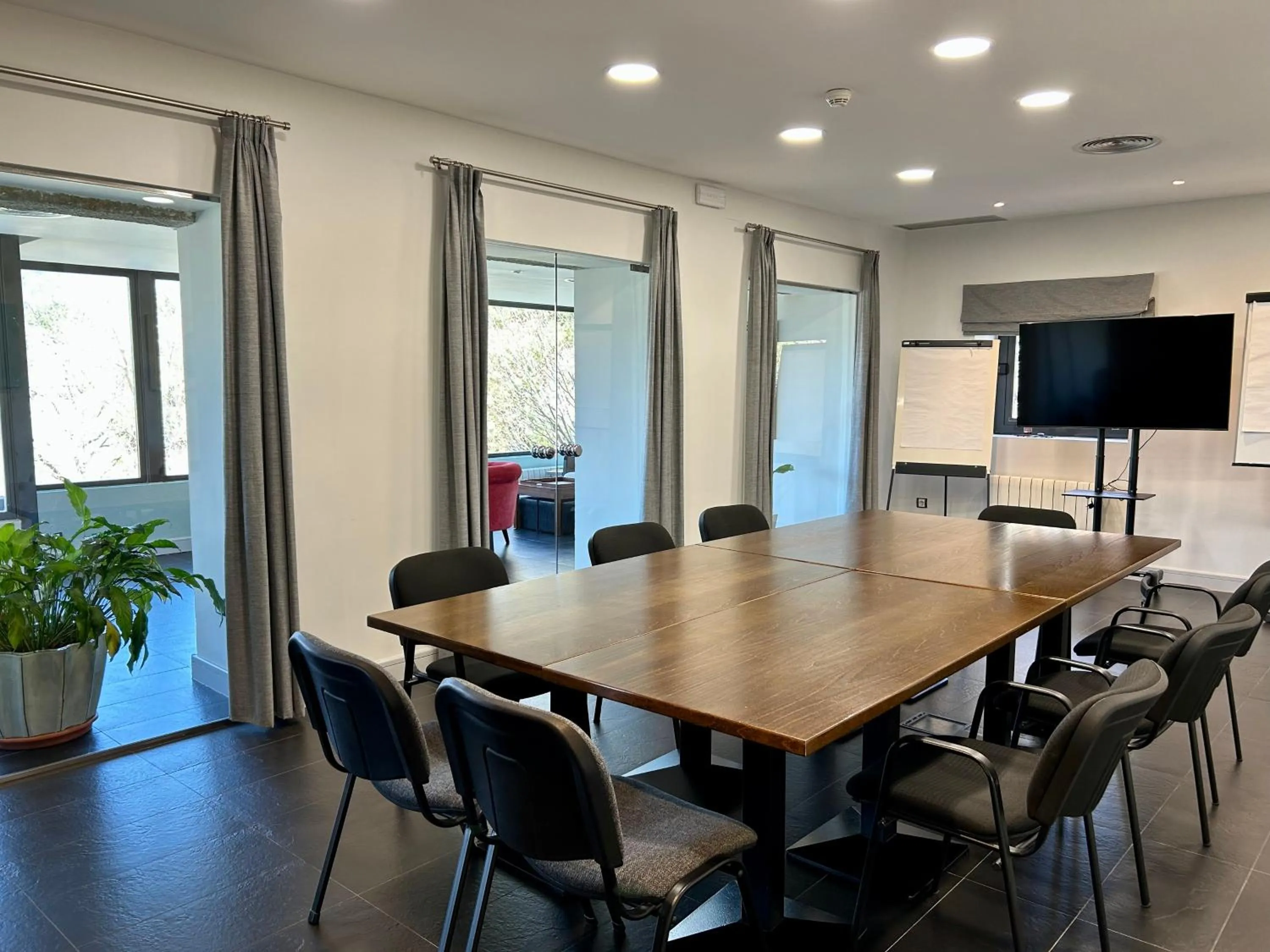 TV and multimedia in Luces del Poniente