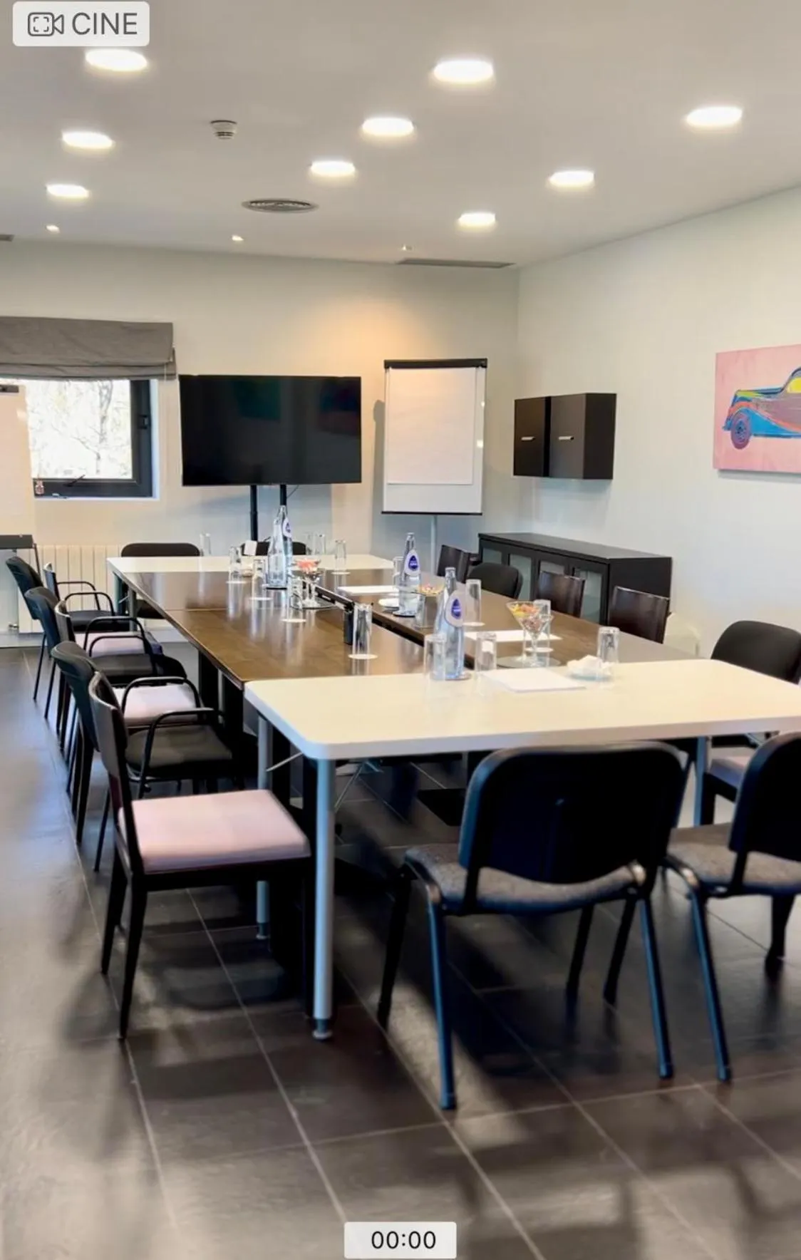 Business facilities in Luces del Poniente