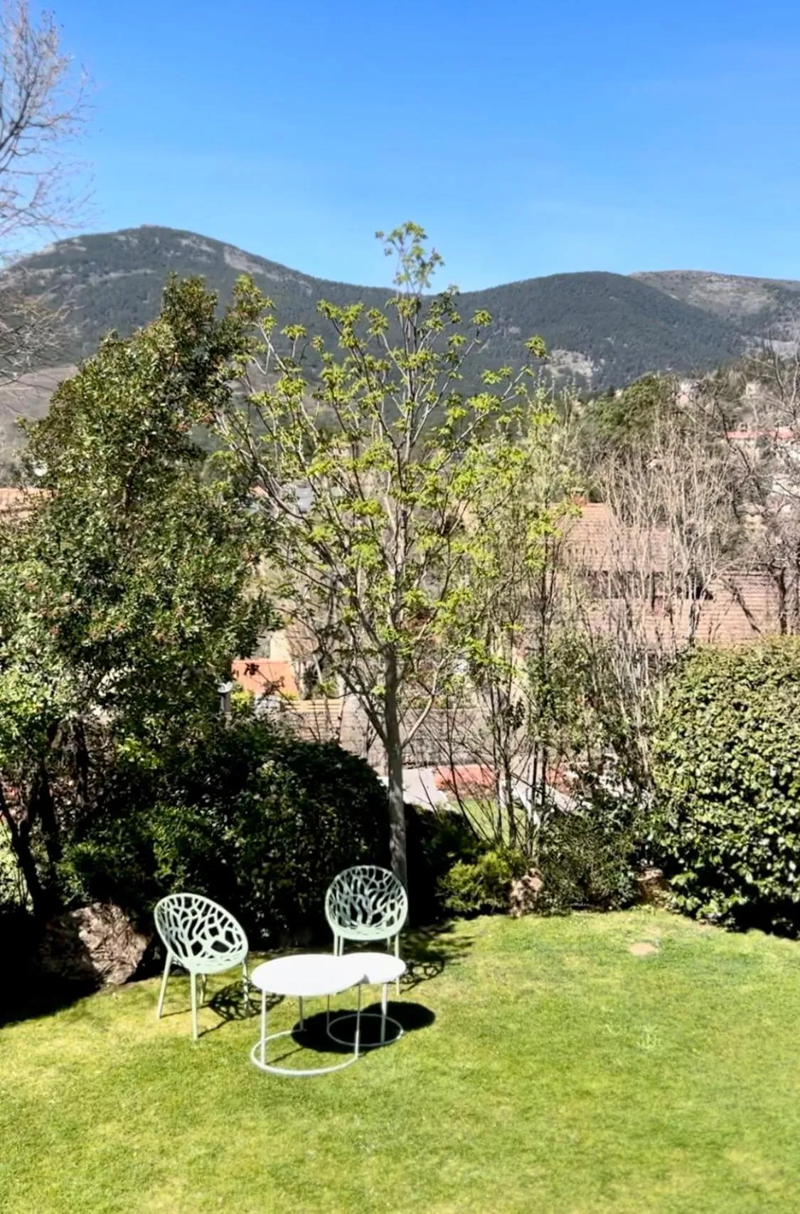 Restaurant/places to eat in Luces del Poniente