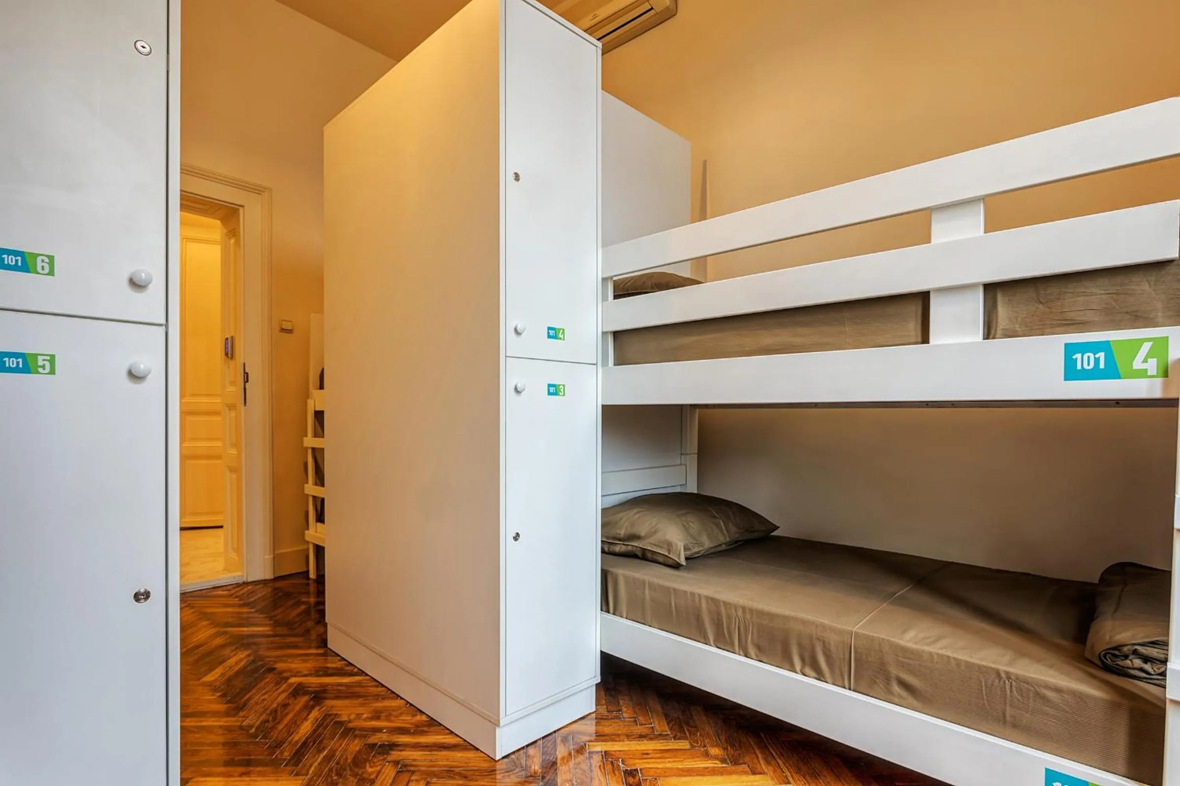 Photo of the whole room, Bed in Booking BnB