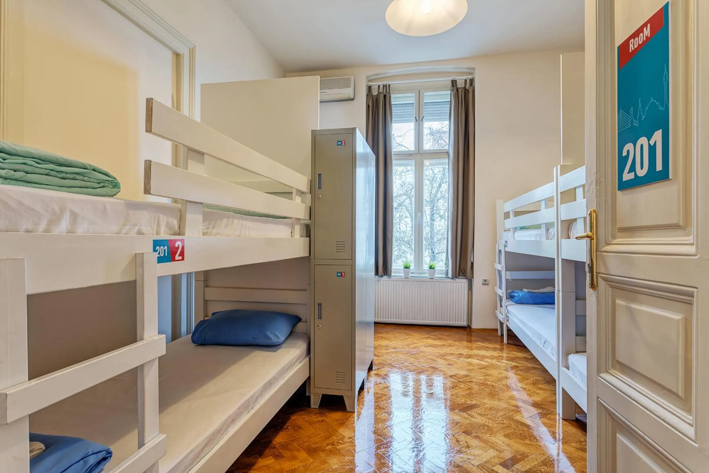 Bed in Booking BnB