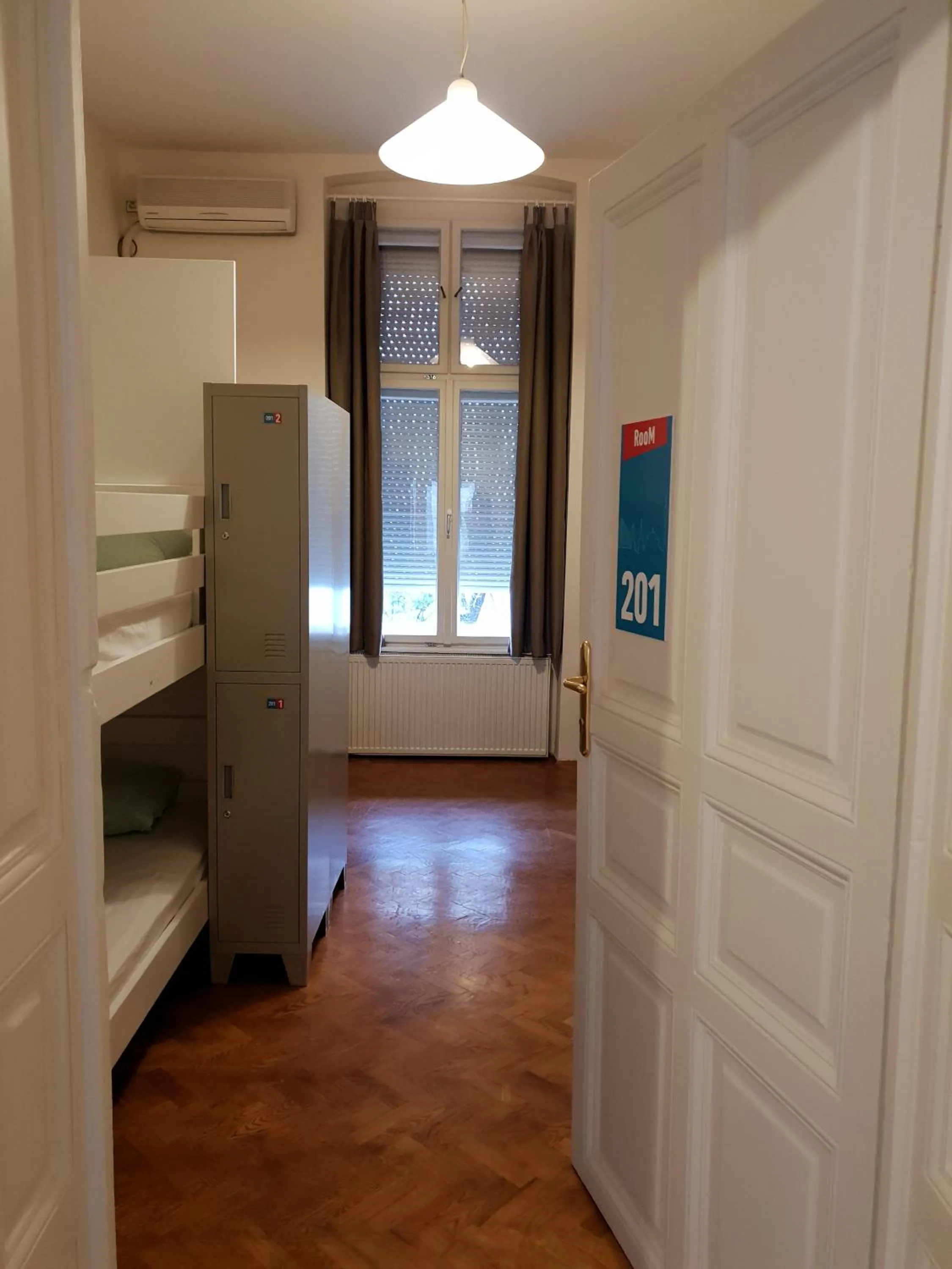 Bedroom in Booking BnB