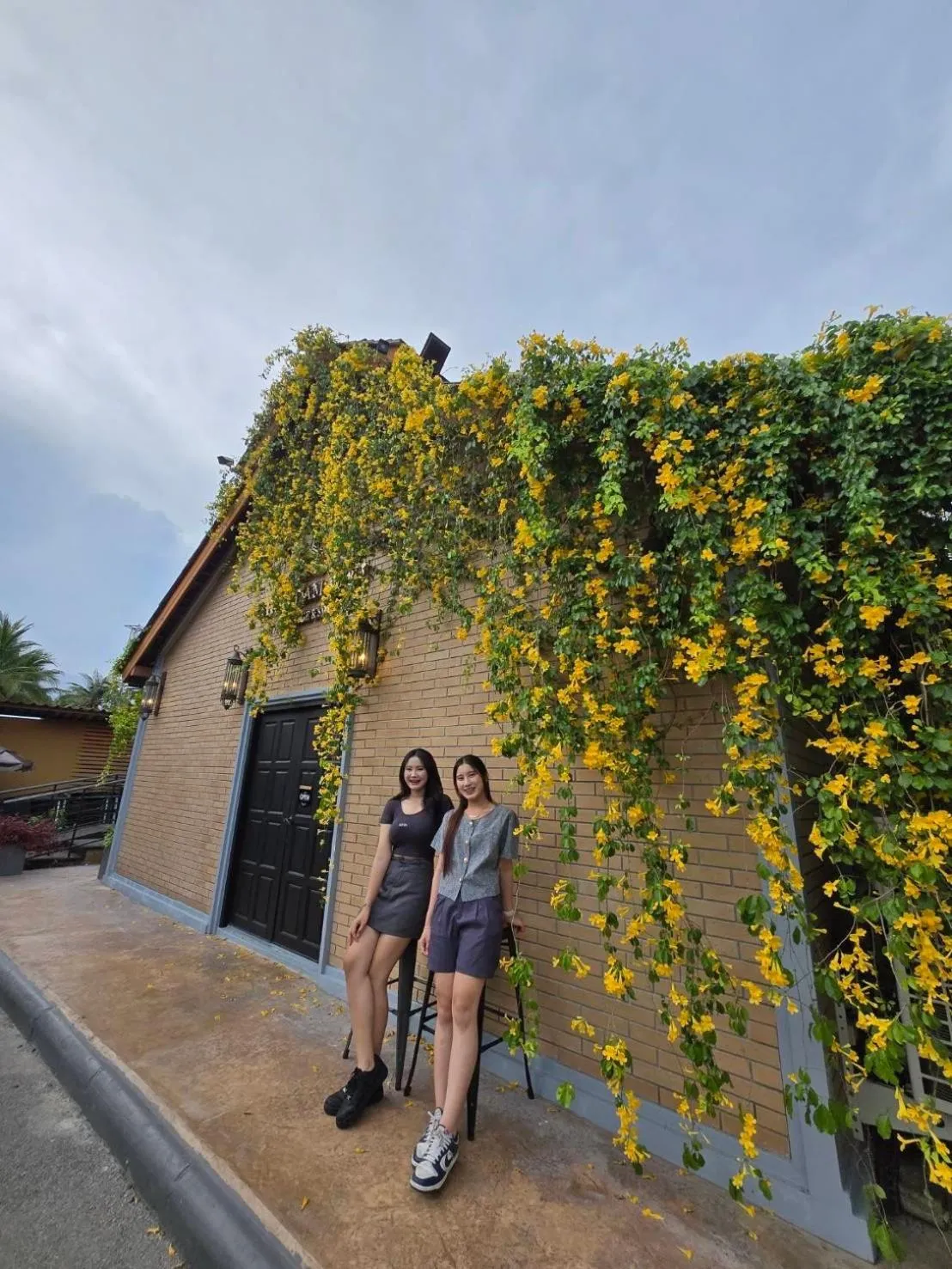 Massage in Khum Damnoen Resort