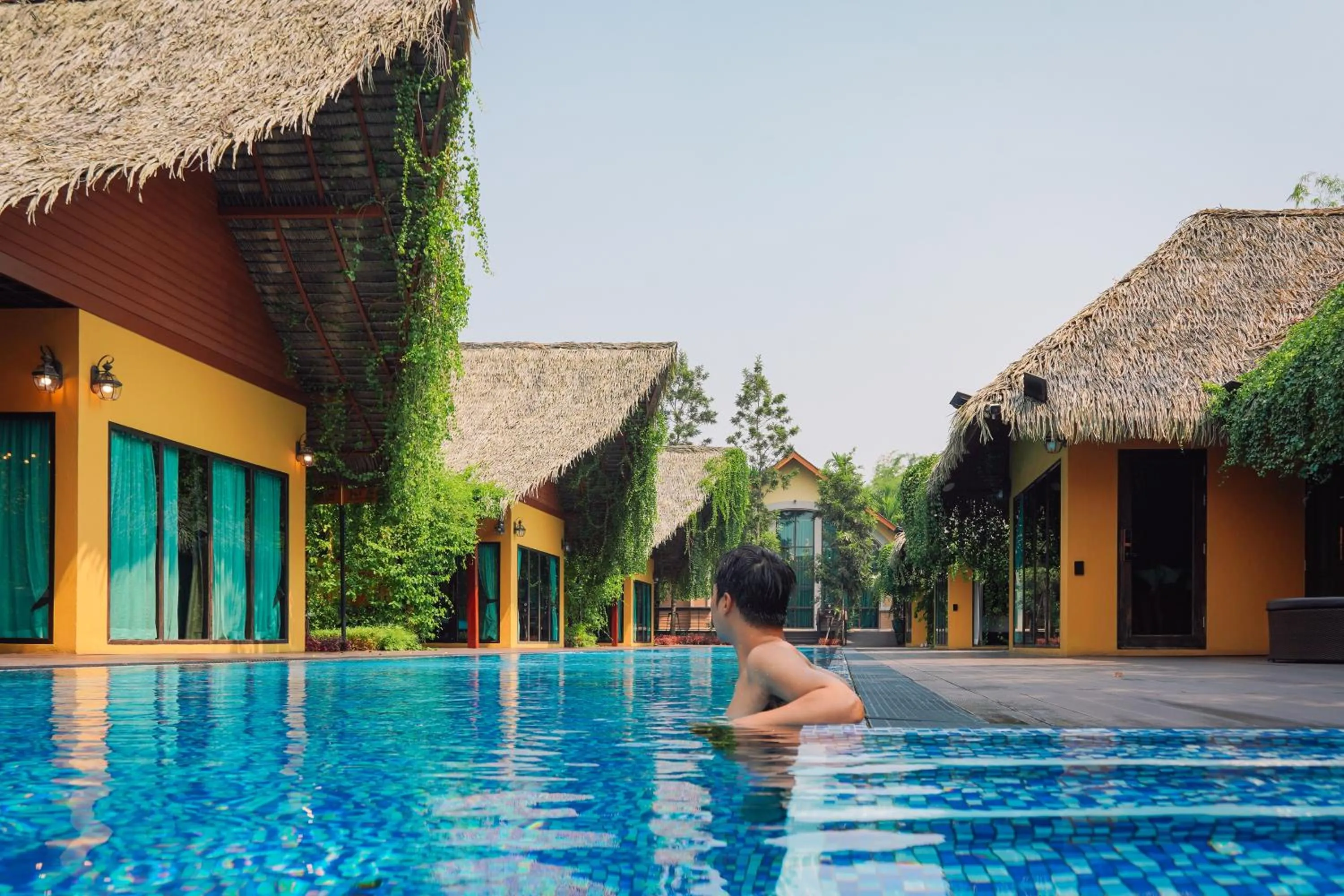 Swimming pool in Khum Damnoen Resort