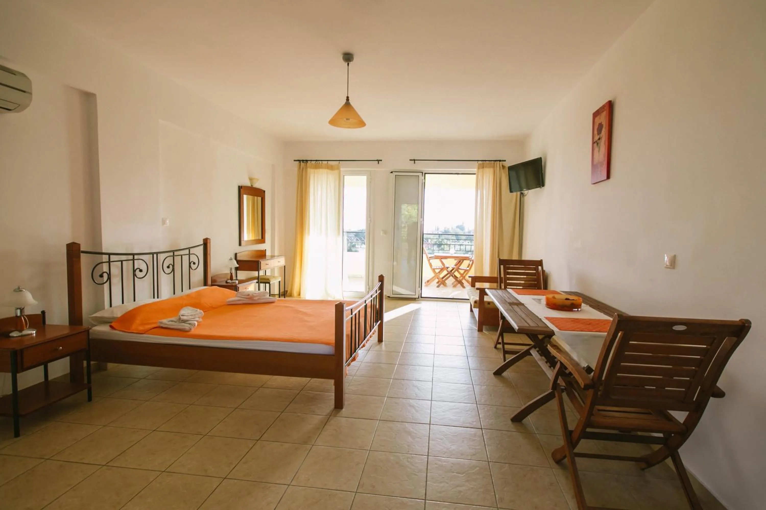 Day, Bed in Hotel Aphrodite