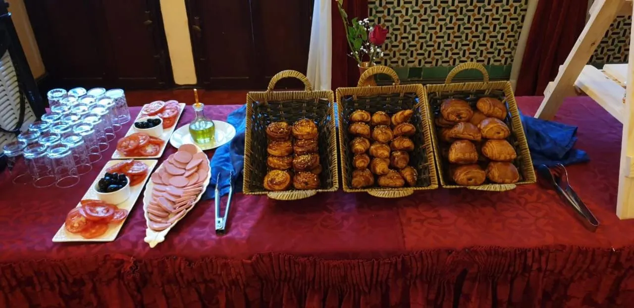 Buffet breakfast in Hotel Batha