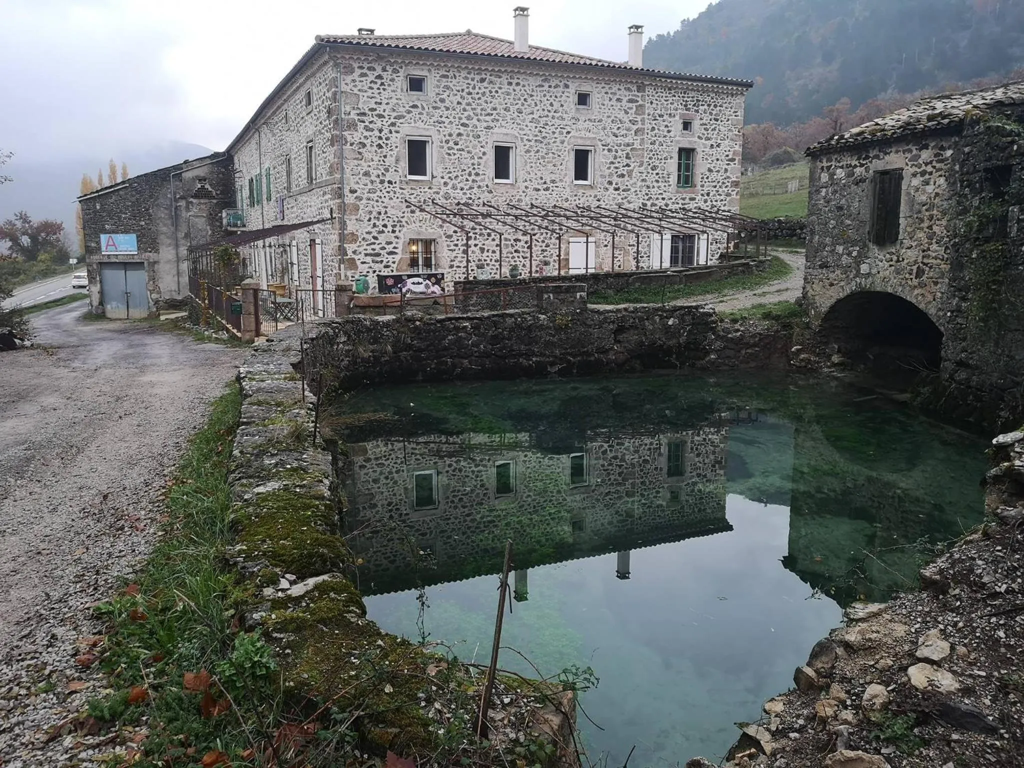 Property building in Moulin A