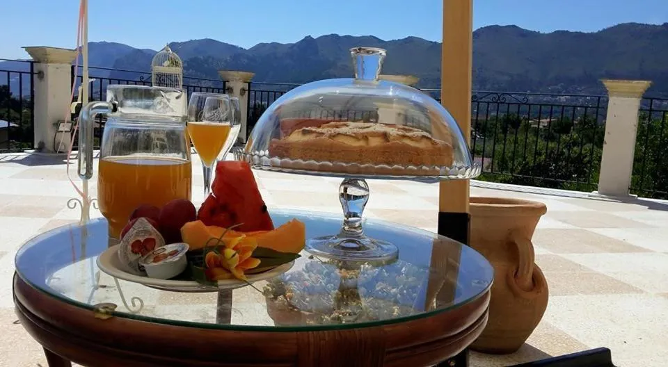 Food and drinks in Rocca Di Monreale