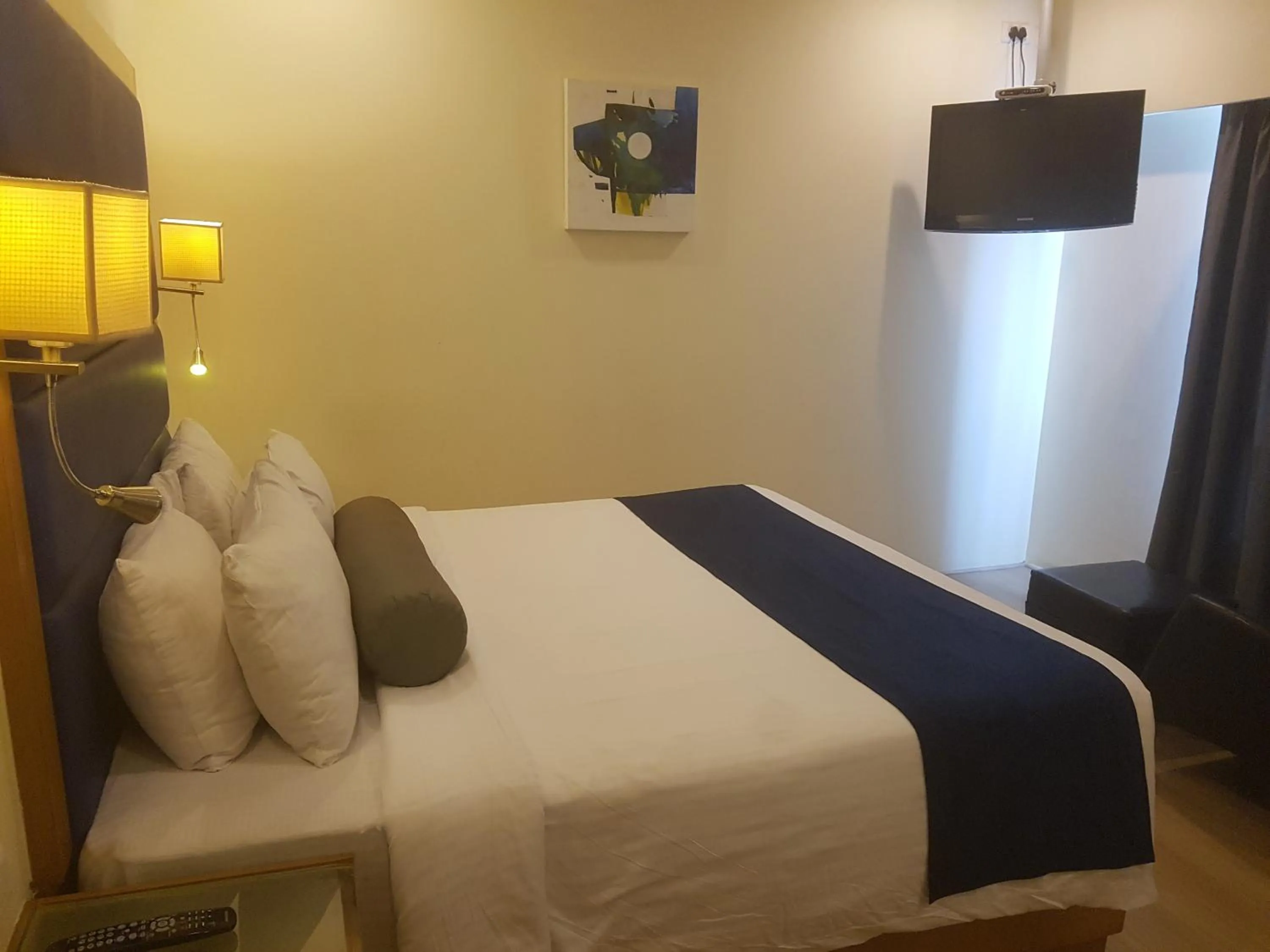 Photo of the whole room, Bed in Peerless Hotel Hyderabad