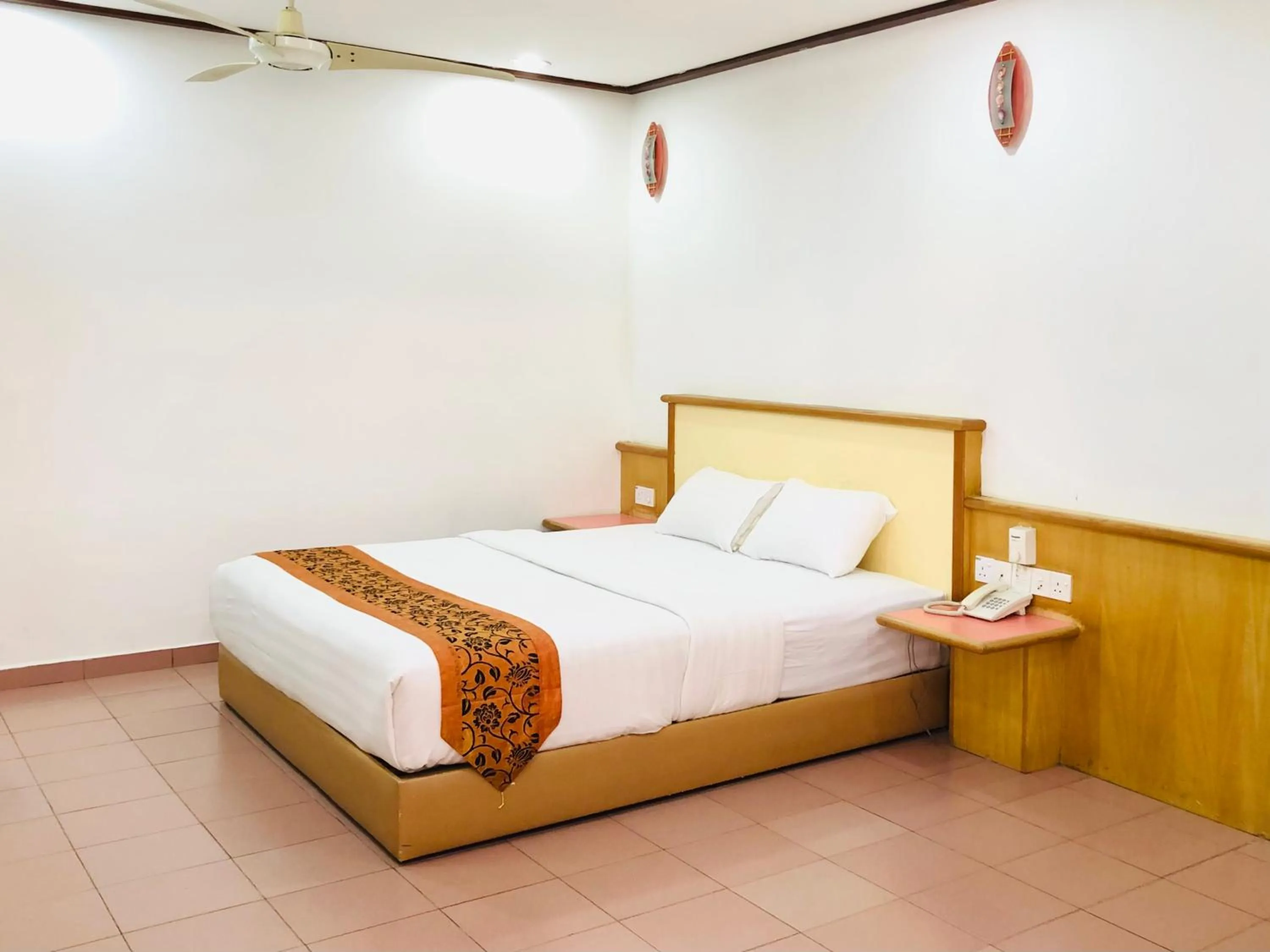 Bedroom, Bed in Intan Beach Resort