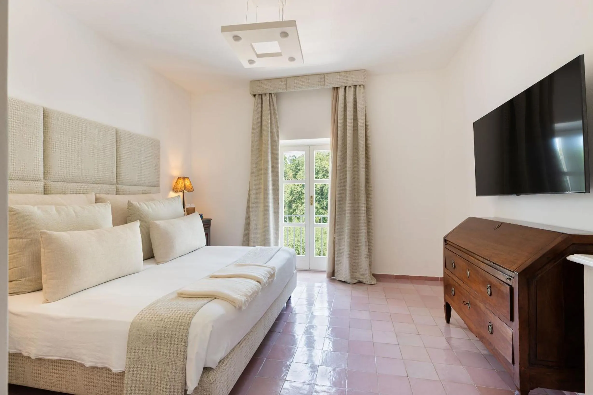 Bed in Santavenere Hotel