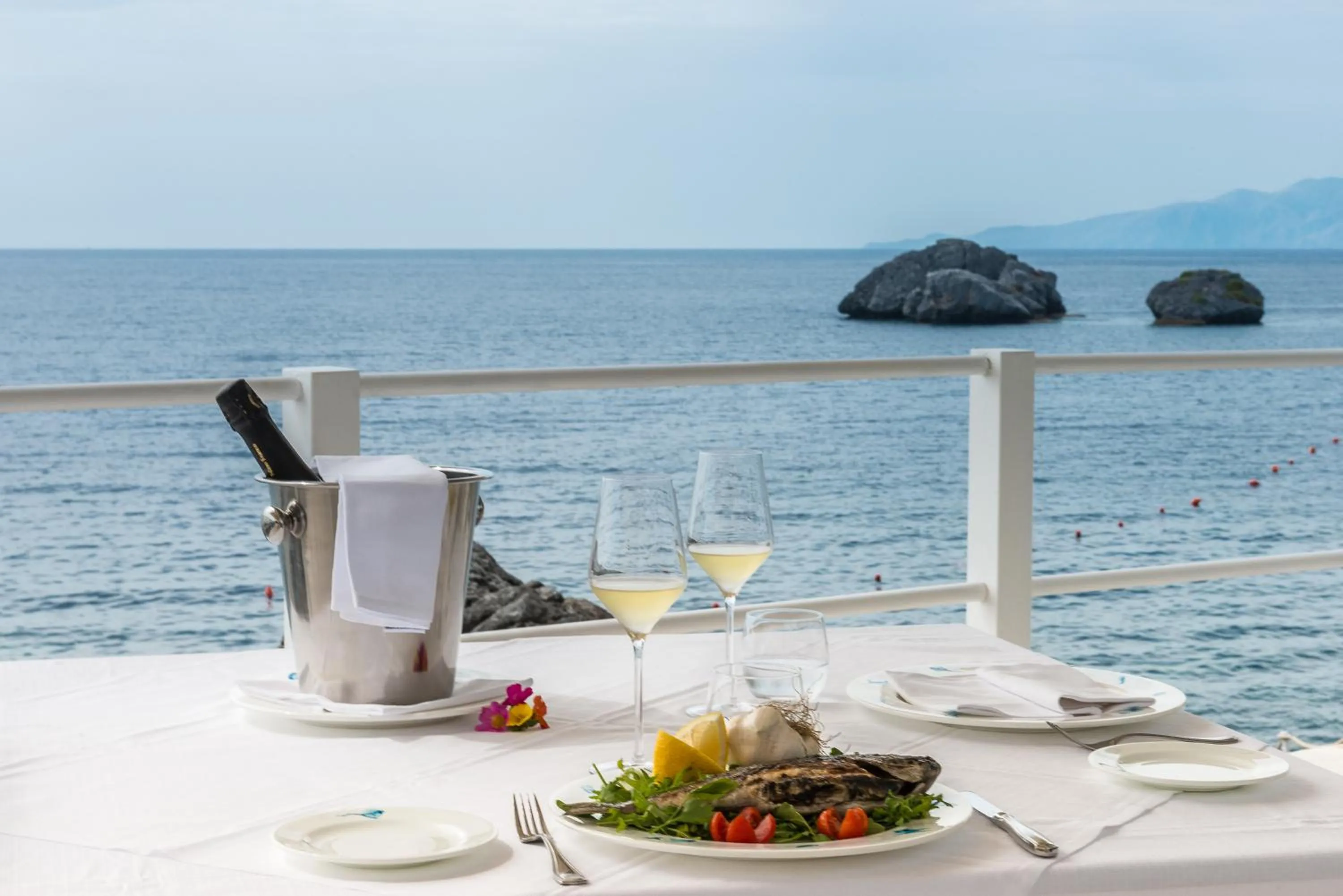 Restaurant/places to eat in Santavenere Hotel