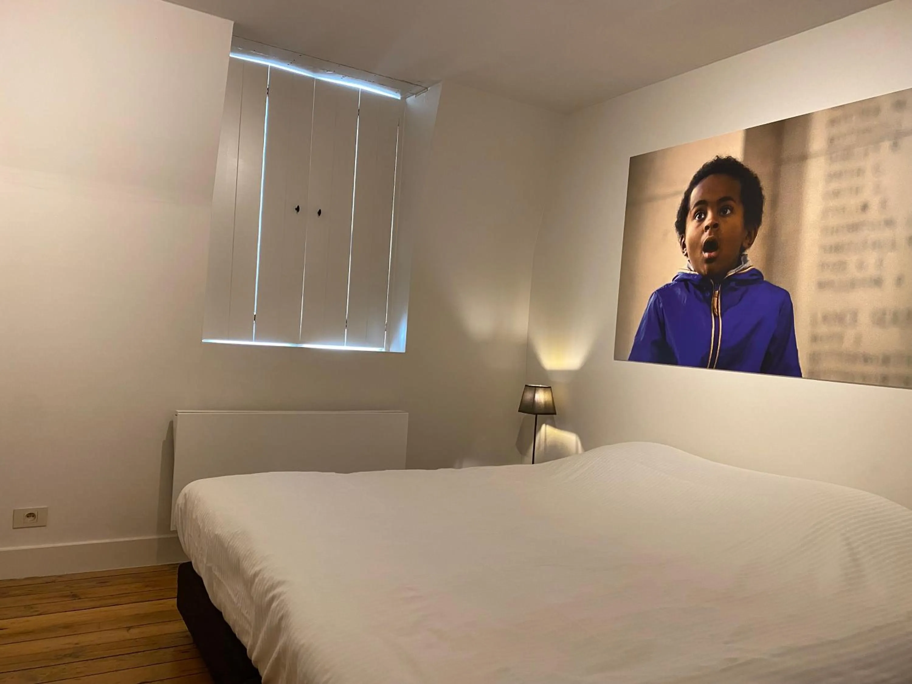 Bedroom, Bed in Menin Gate House