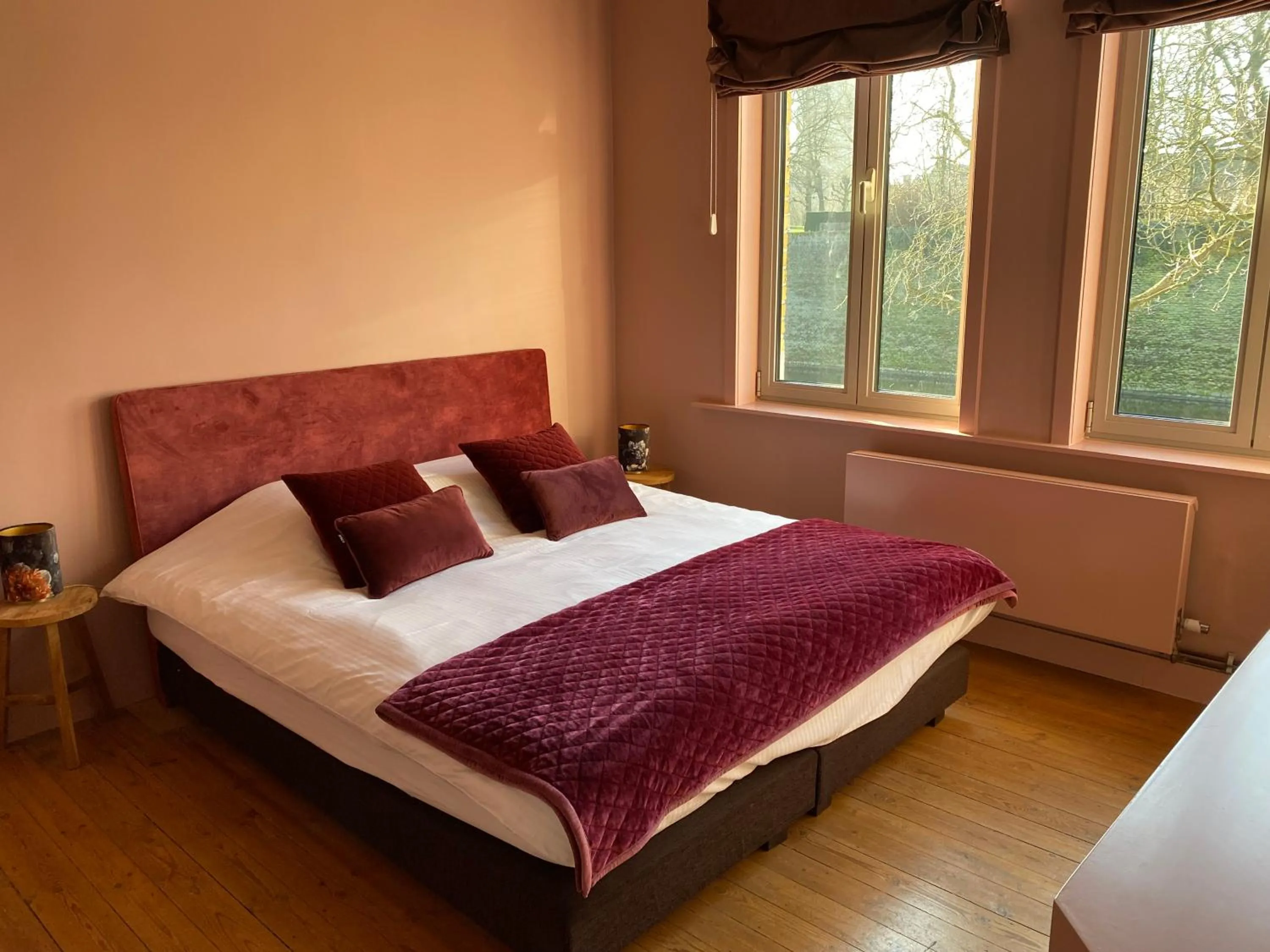 Bedroom, Bed in Menin Gate House